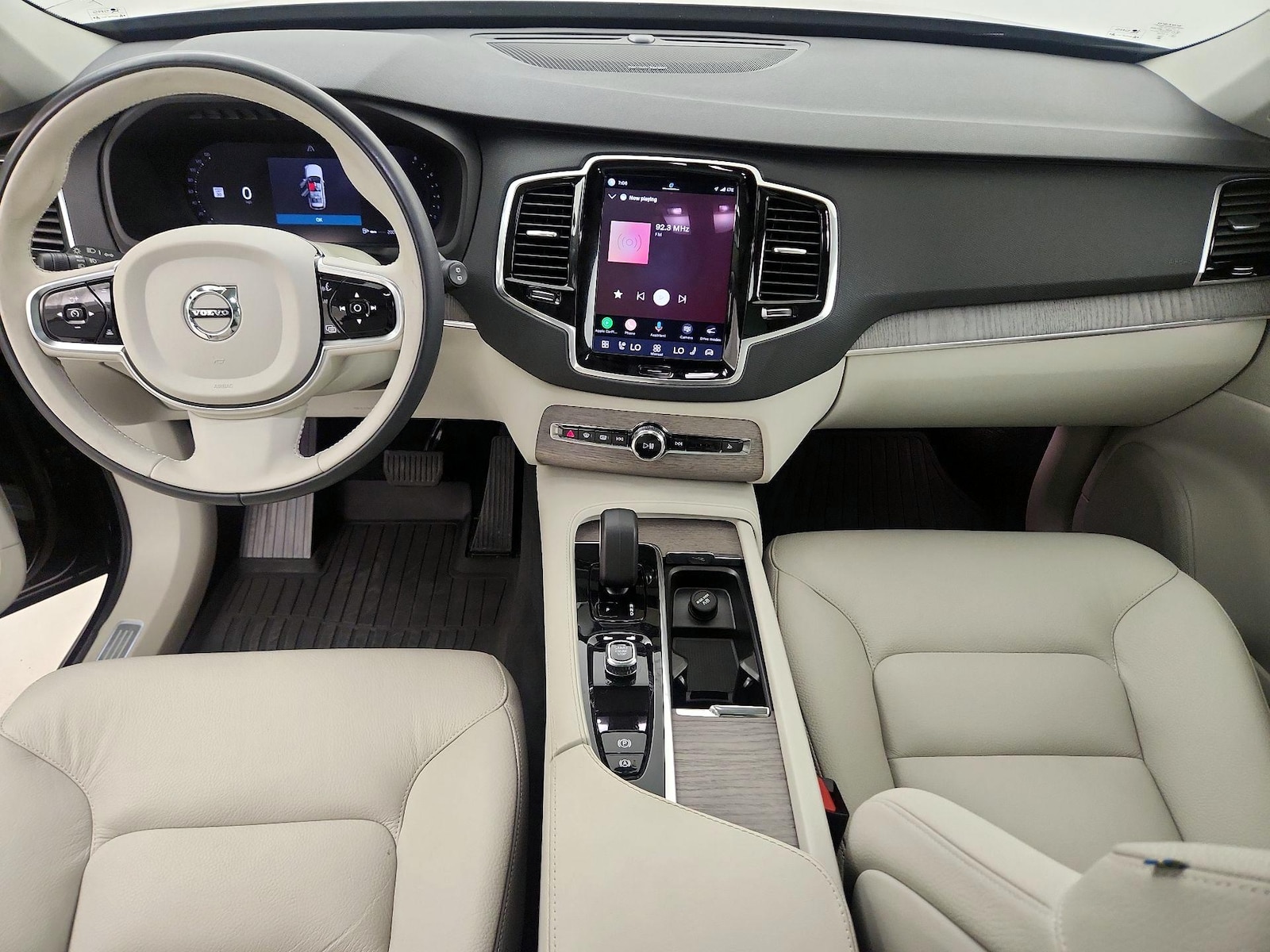 2023 Volvo XC90 Plus - Photo 8