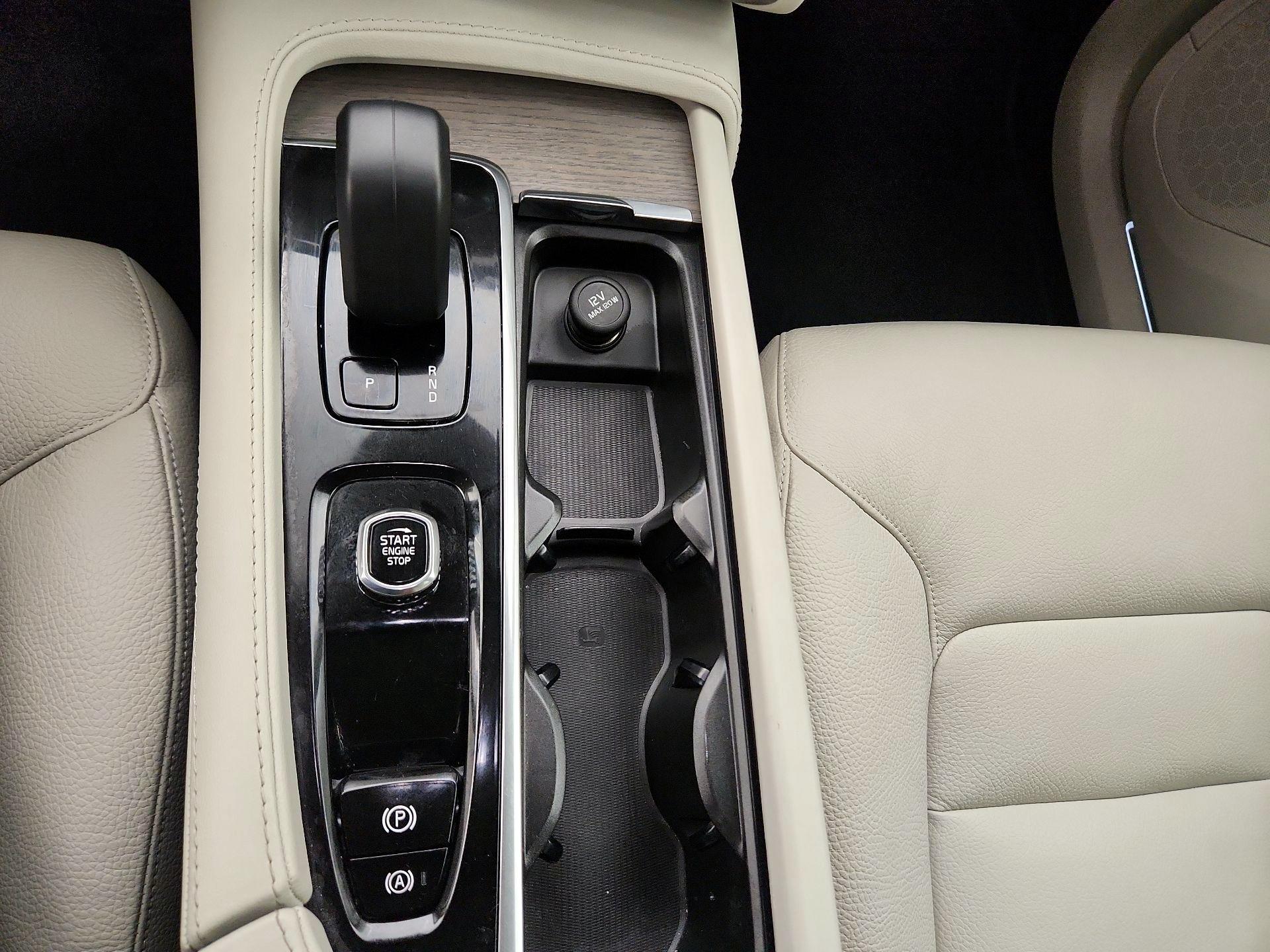 Thumbnail: 2023 Volvo XC90 - 18
