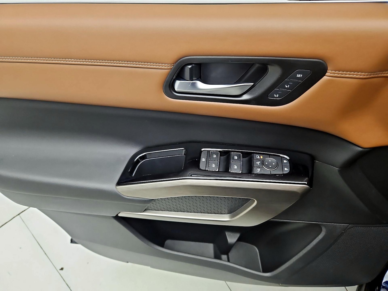 2023 Nissan Pathfinder Platinum - Photo 13