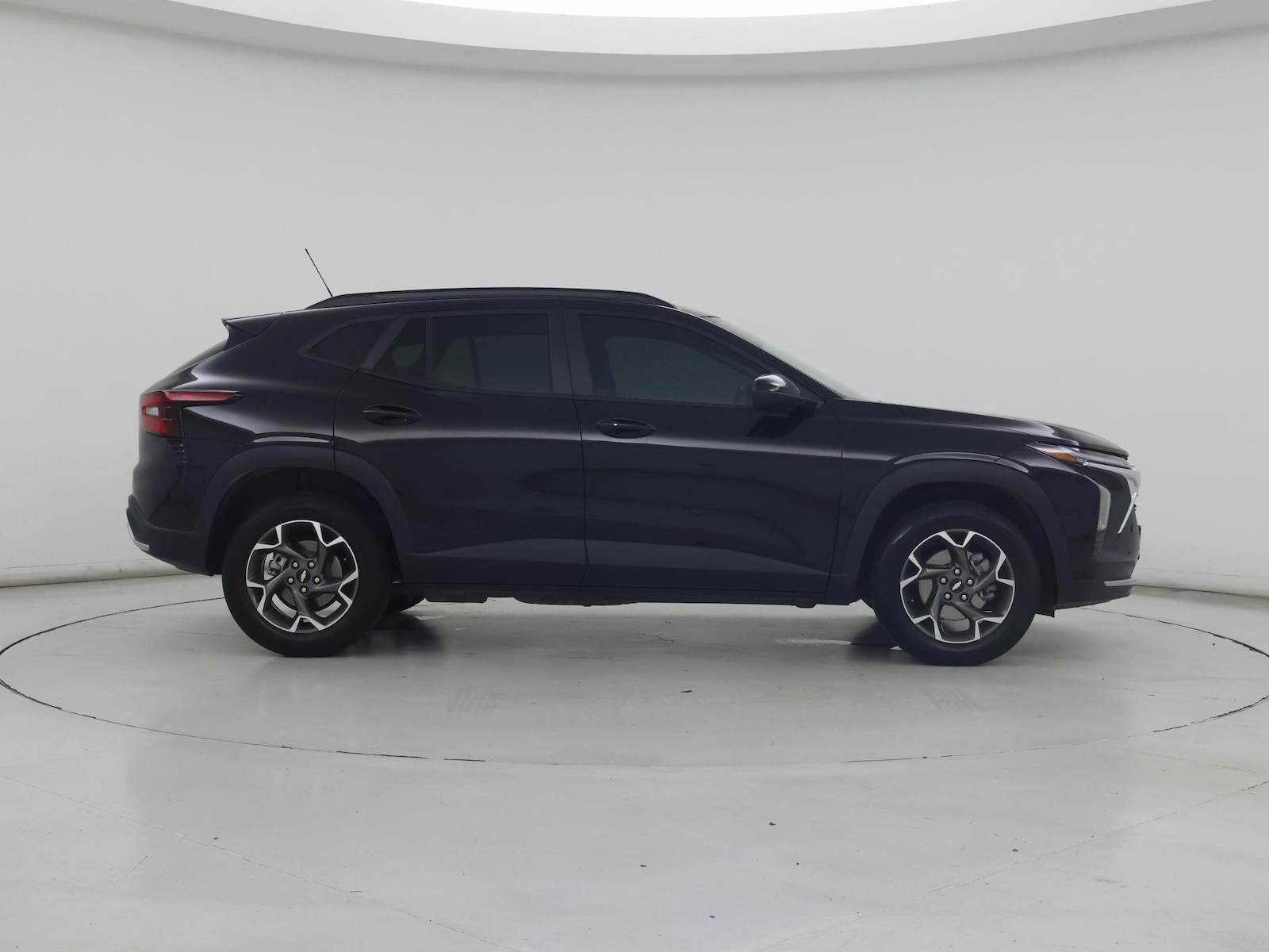 2025 Chevrolet Trax LT - Photo 8