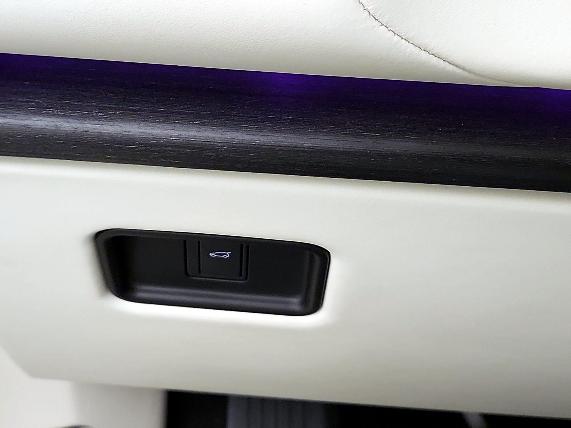 Thumbnail: 2024 Land Rover Range Rover - 13