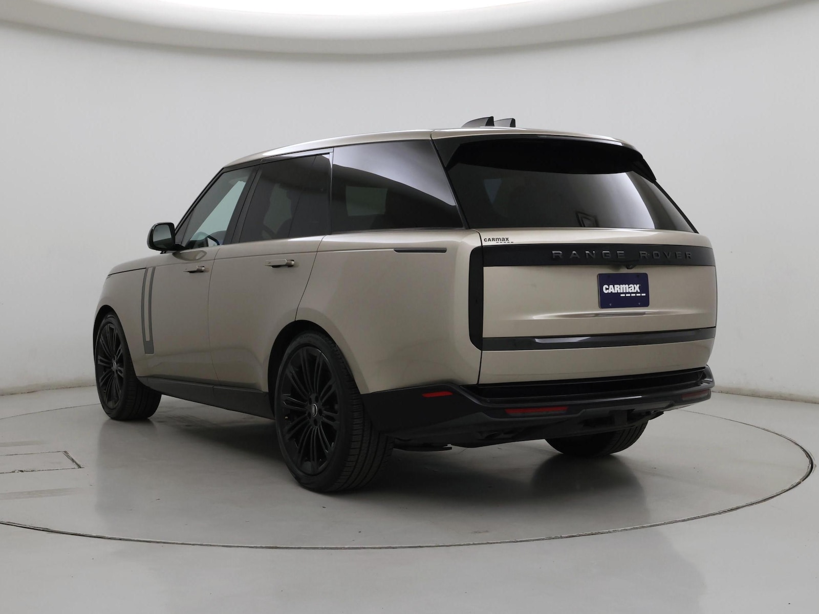 2024 Land Rover Range Rover SE - Photo 3