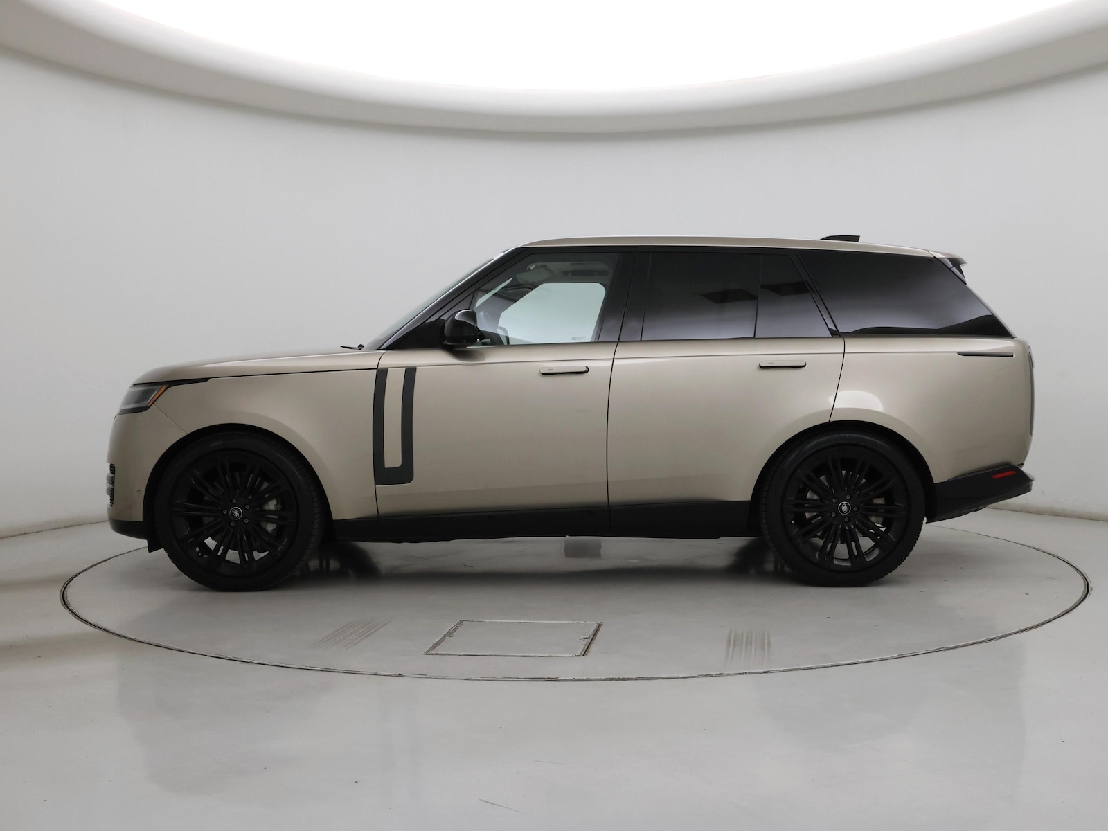 2024 Land Rover Range Rover SE - Photo 4