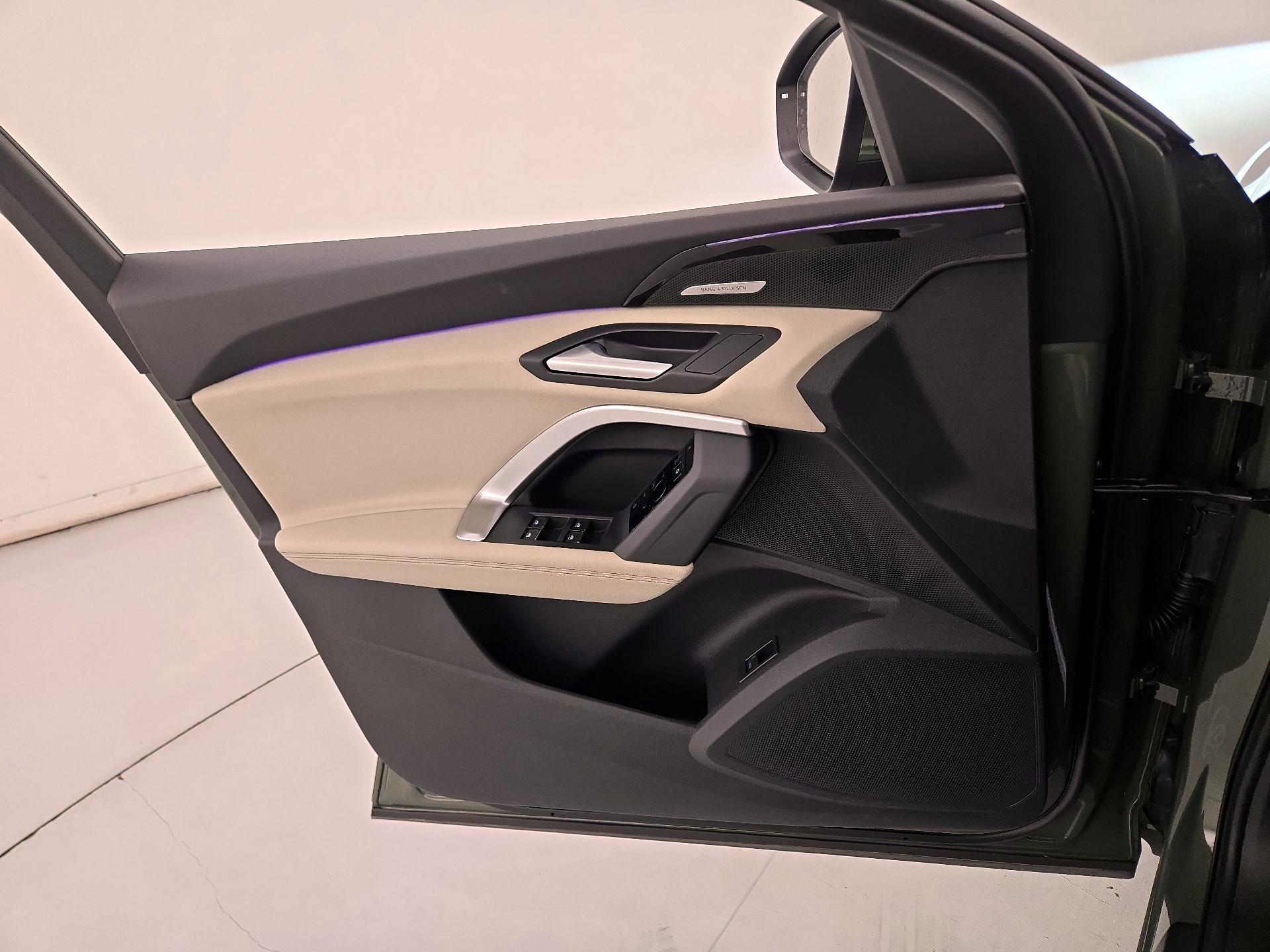Thumbnail: 2025 Audi Q5 - 12