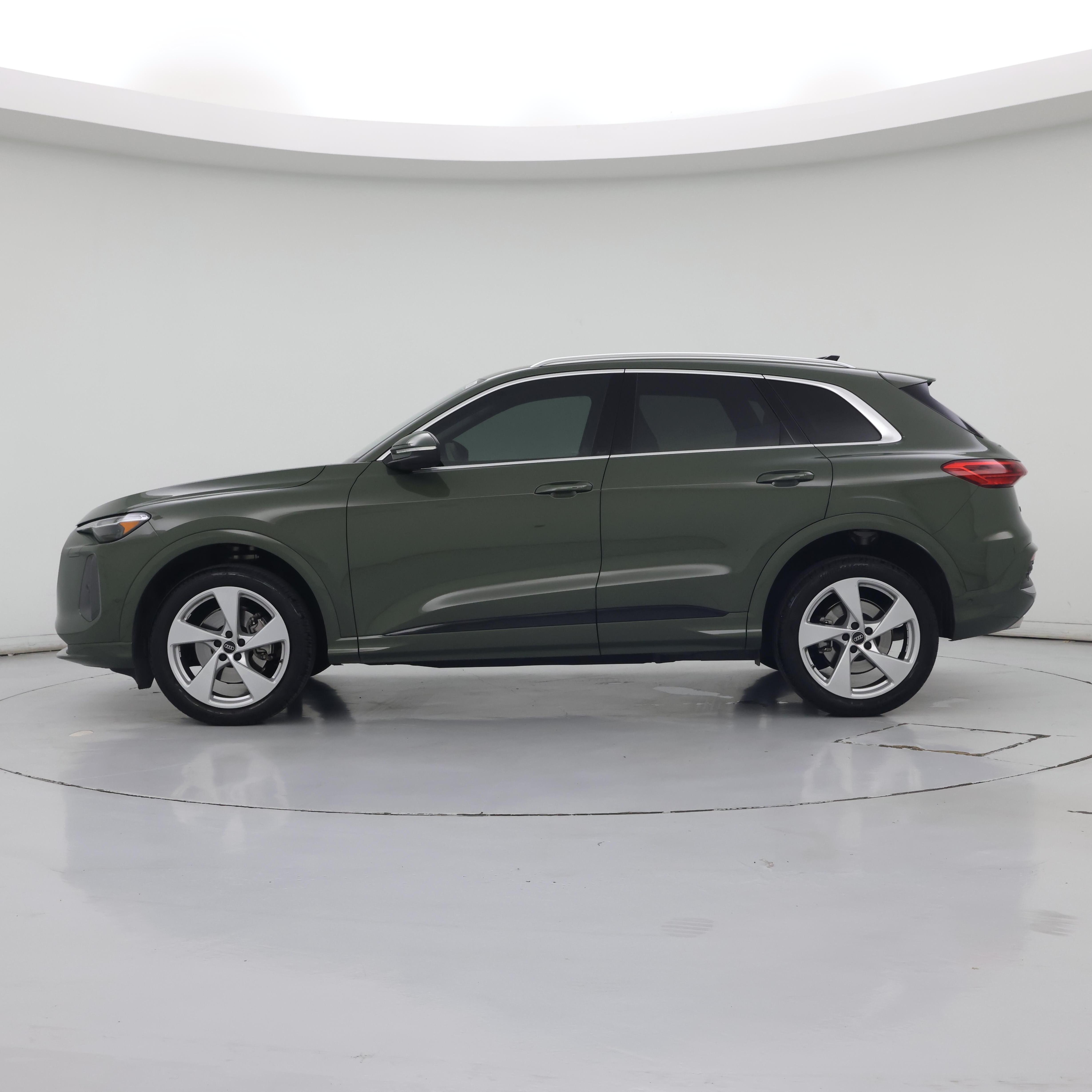 Thumbnail: 2025 Audi Q5 - 3