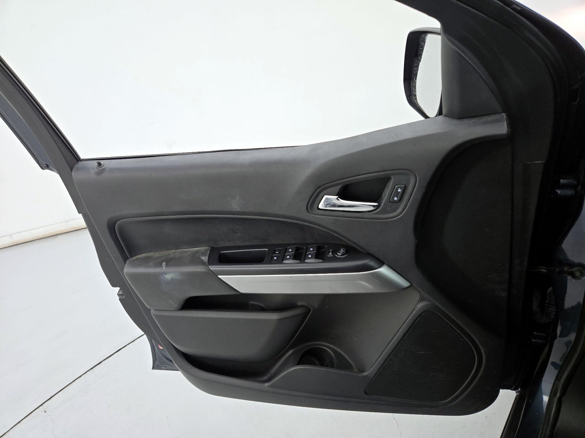 Thumbnail: 2019 Chevrolet Colorado - 12