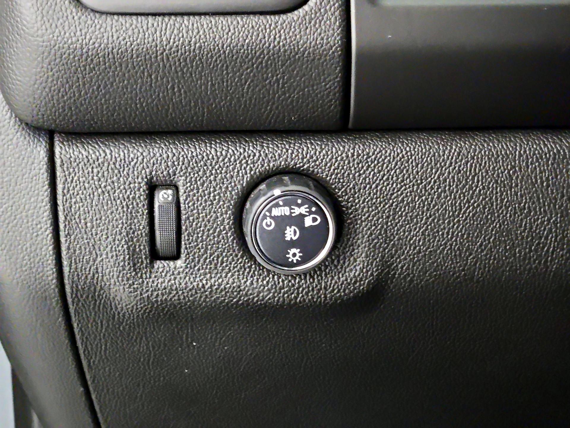 Thumbnail: 2019 Chevrolet Colorado - 13
