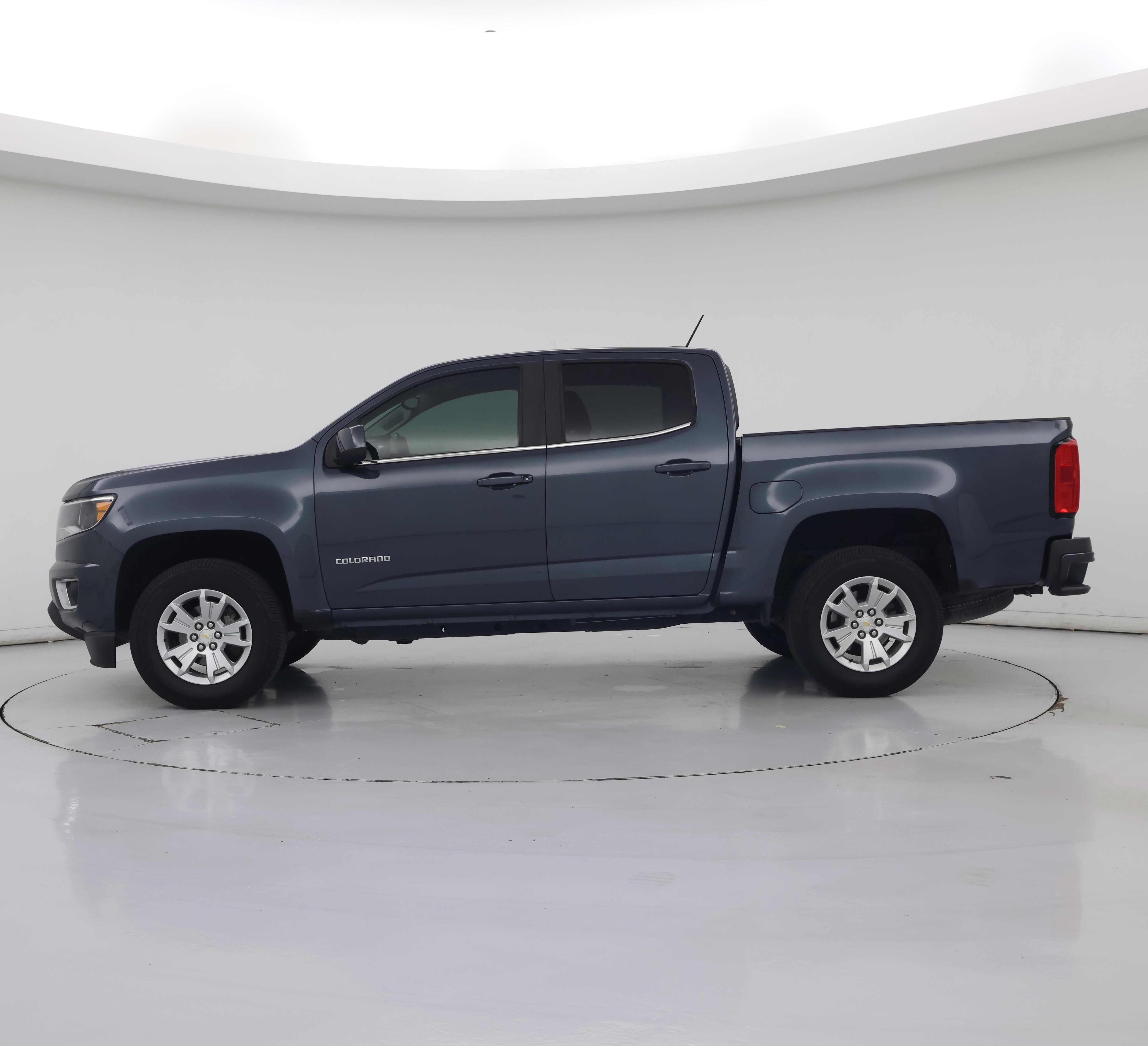 Thumbnail: 2019 Chevrolet Colorado - 3