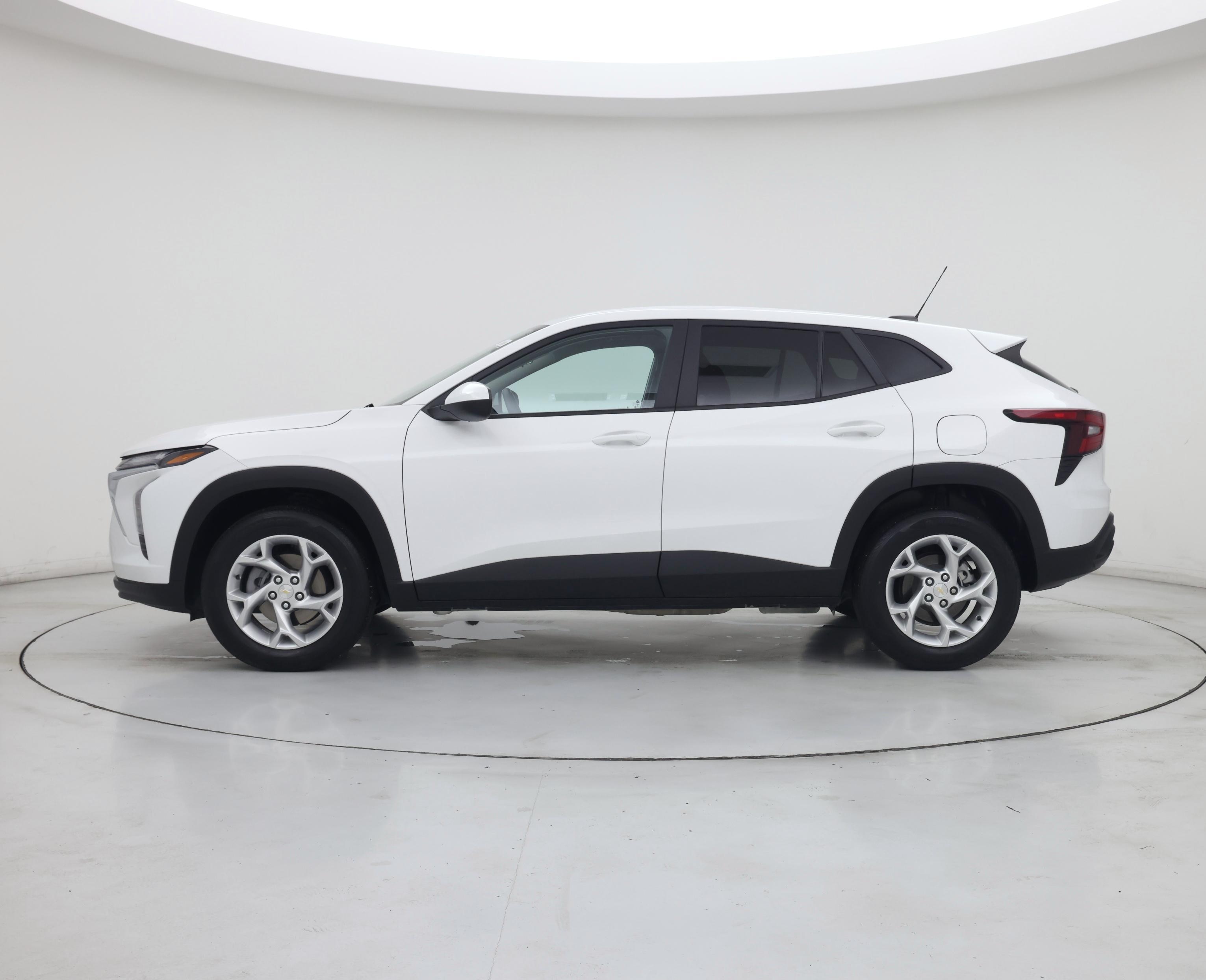 Thumbnail: 2024 Chevrolet Trax - 3