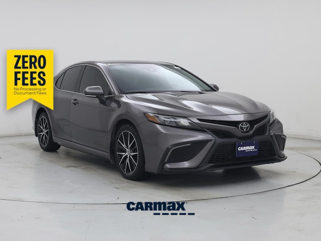Silver 2023 Toyota Camry Sedan Front-Wheel Drive Automatic