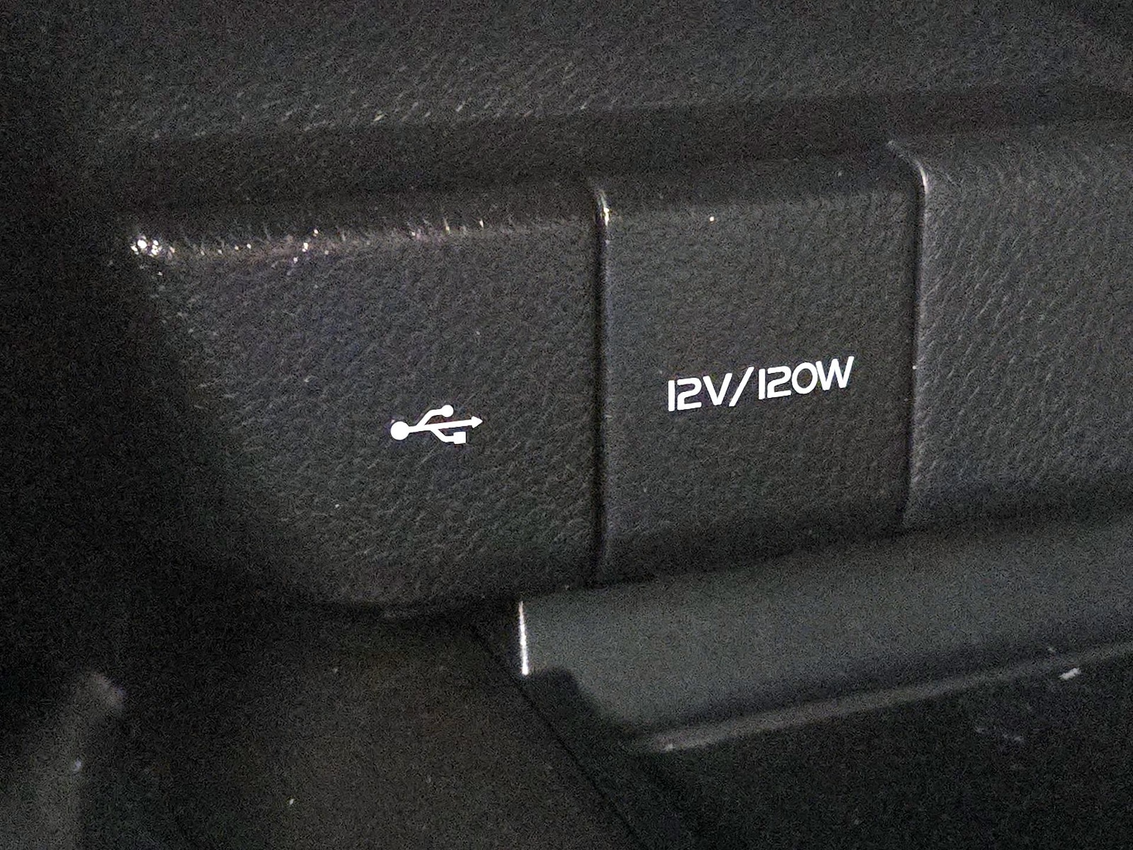 2023 Toyota Camry SE - Photo 19