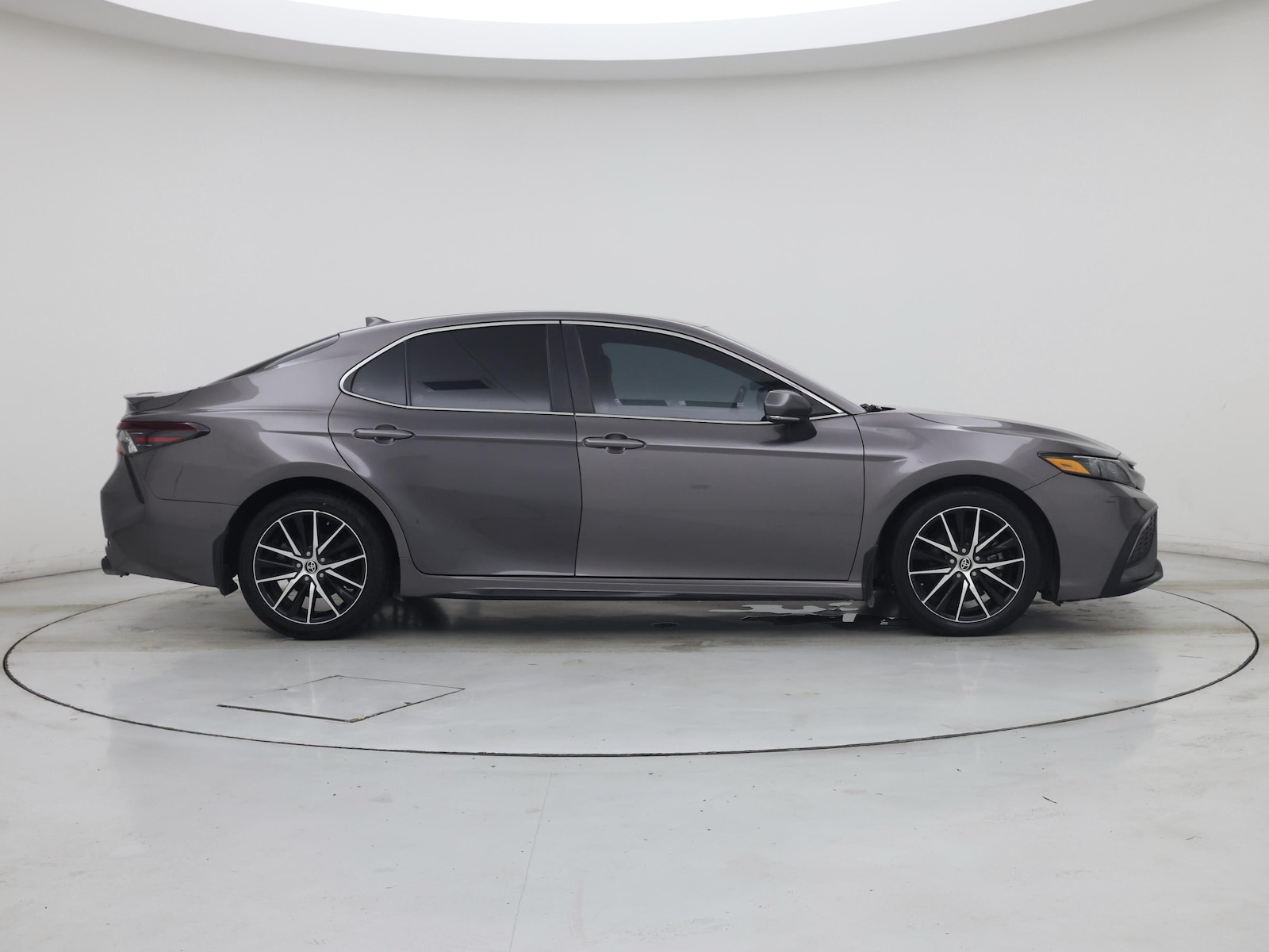 2023 Toyota Camry SE - Photo 8
