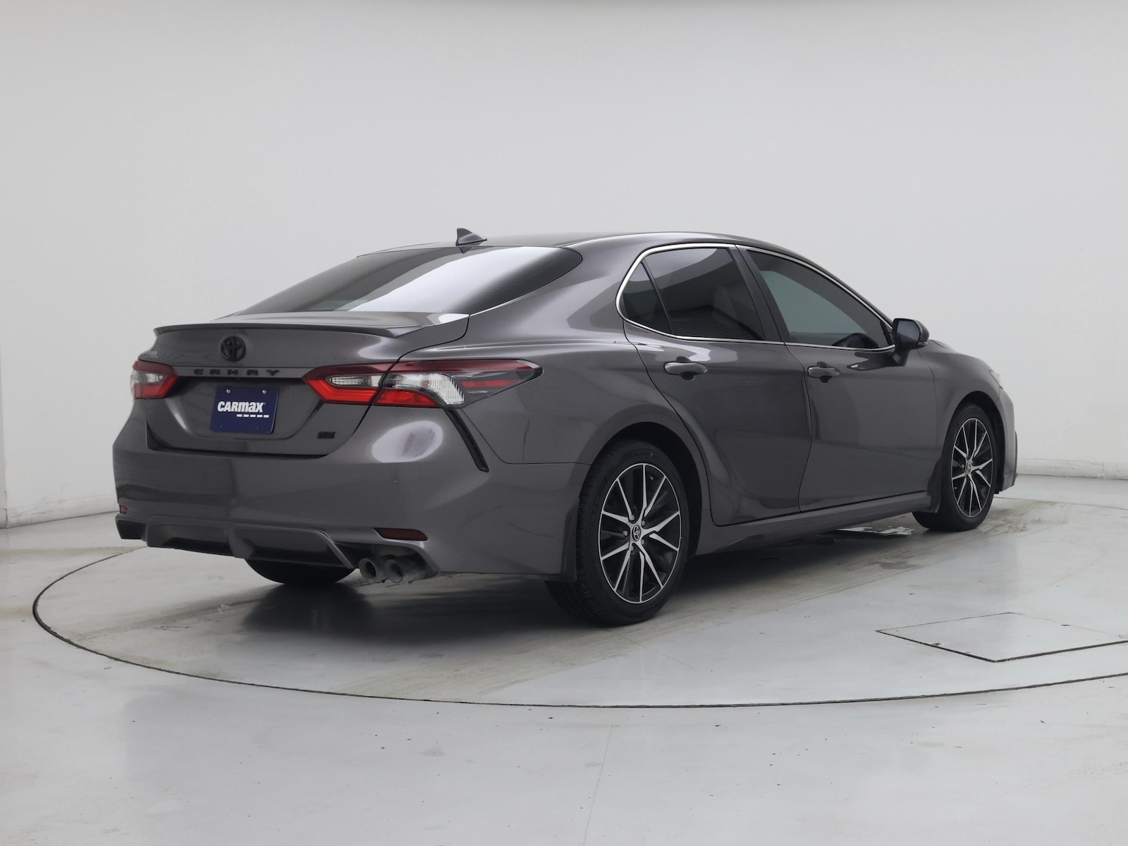 2023 Toyota Camry SE - Photo 9