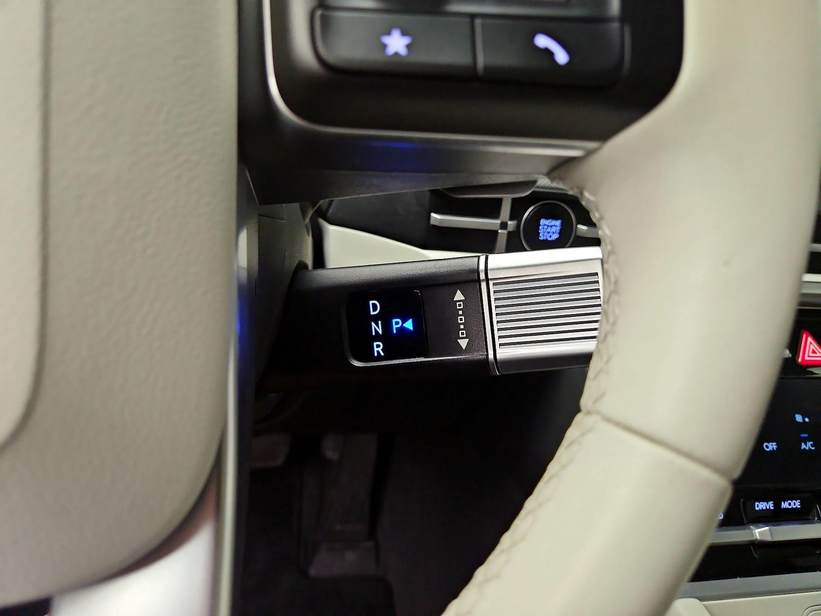 2025 Hyundai Santa Fe SEL - Photo 18