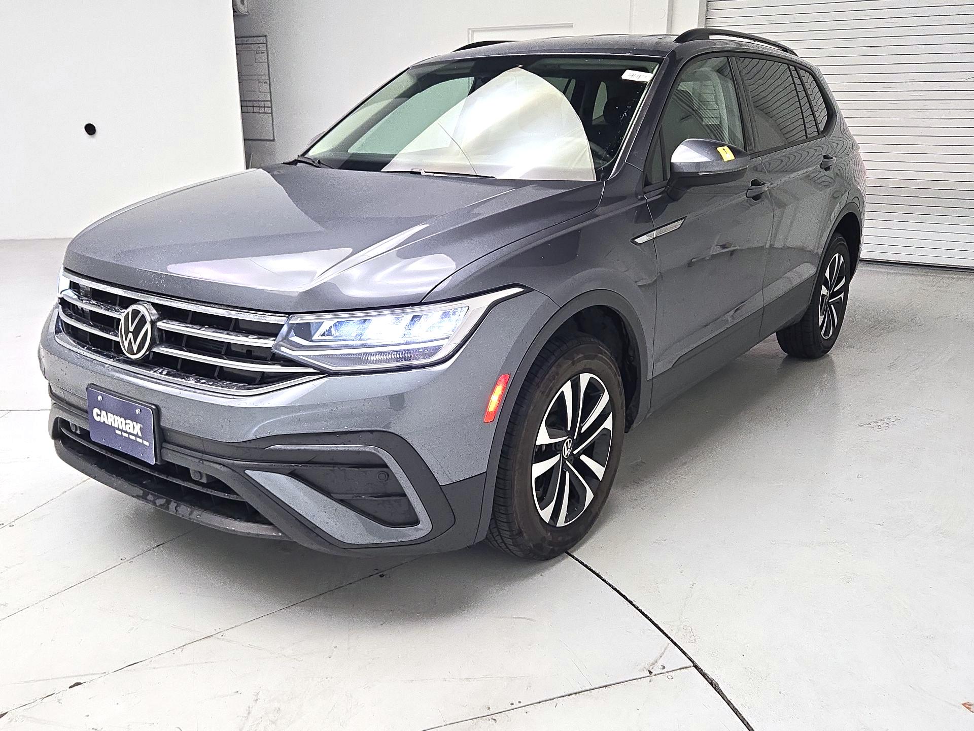 Thumbnail: 2022 Volkswagen Tiguan - 3