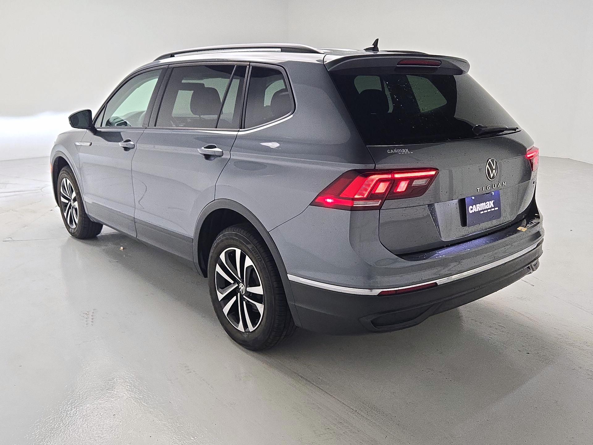 Thumbnail: 2022 Volkswagen Tiguan - 7