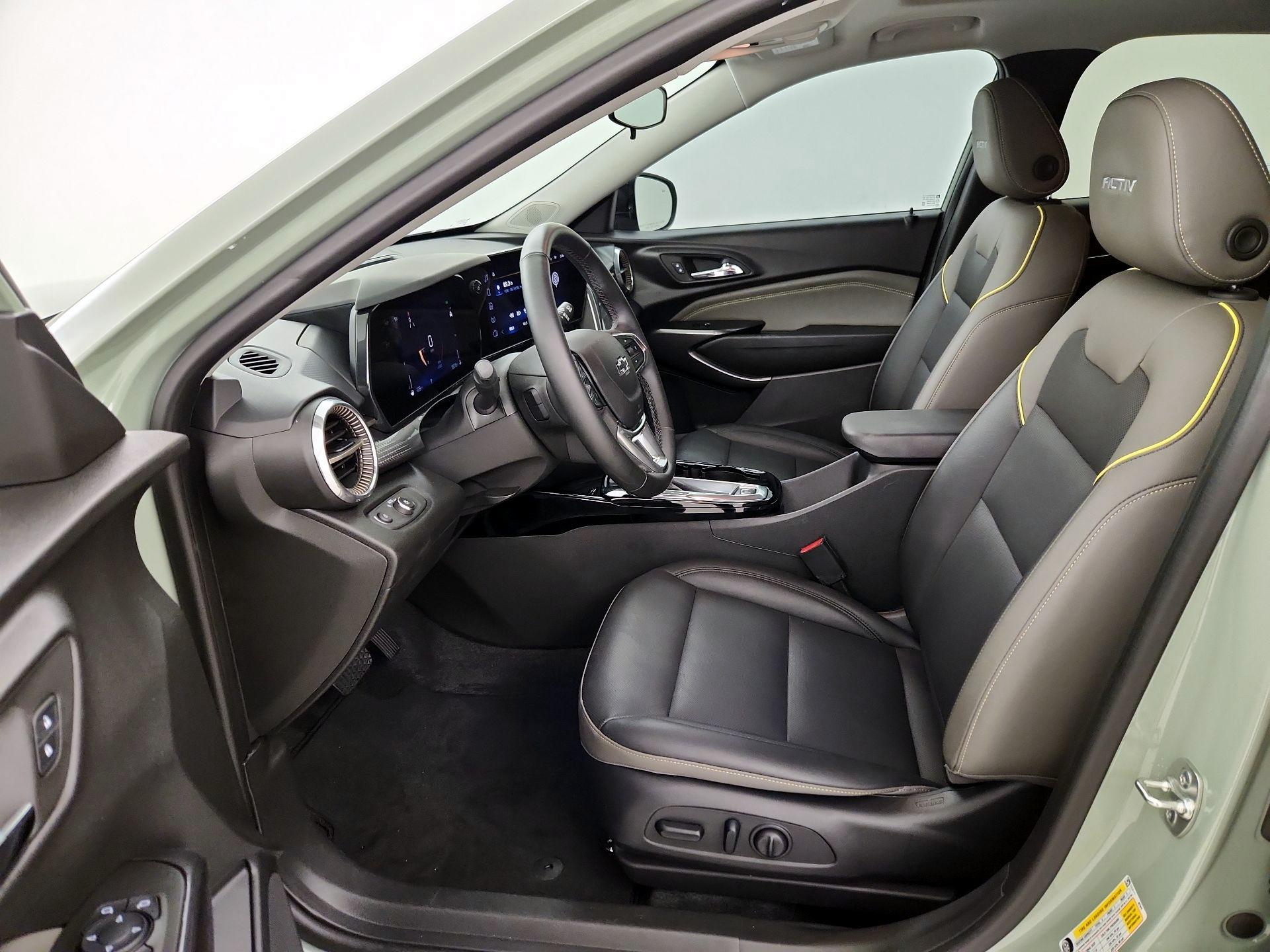 Thumbnail: 2025 Chevrolet Trax - 11