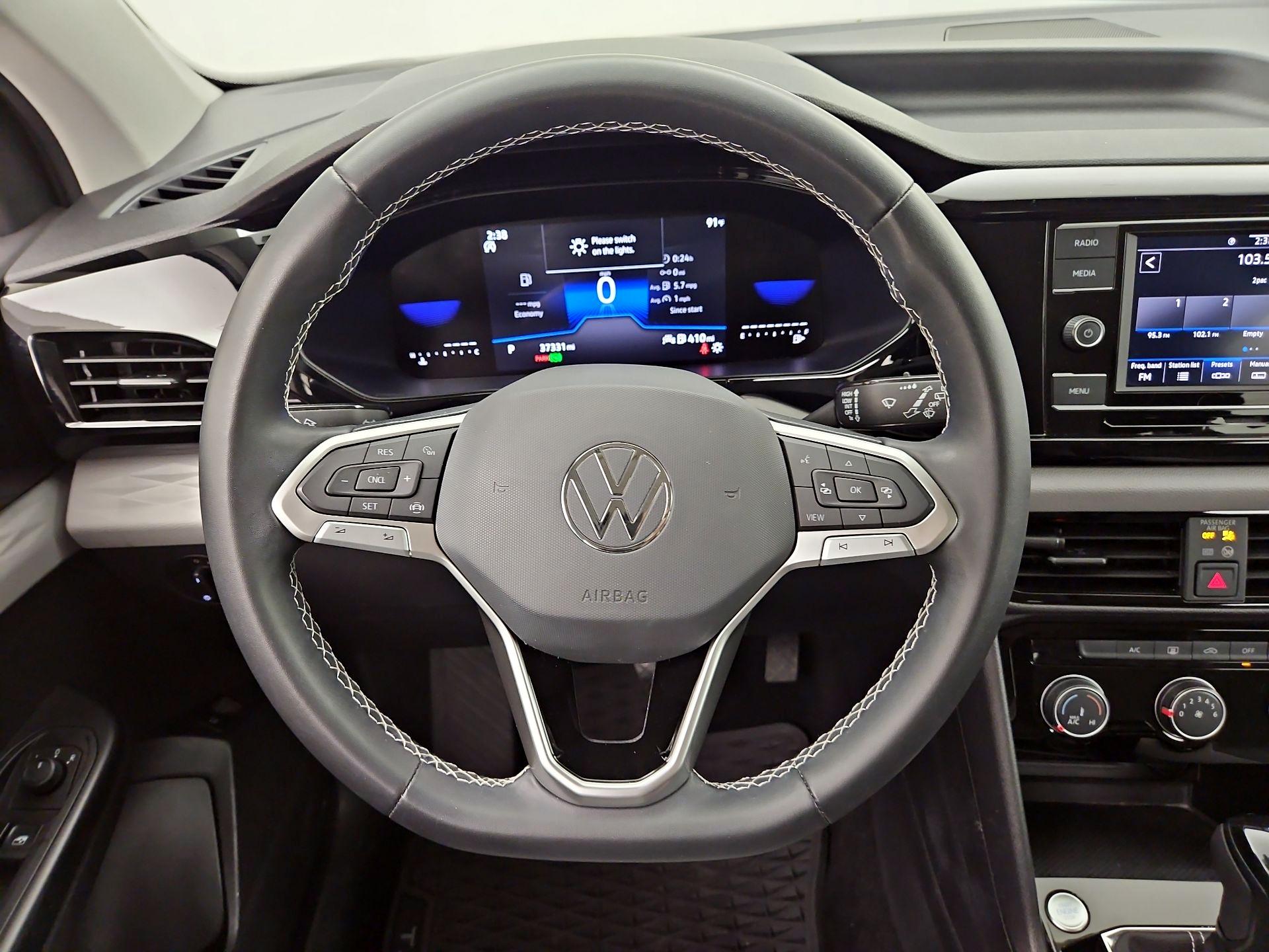 Thumbnail: 2023 Volkswagen Taos - 10