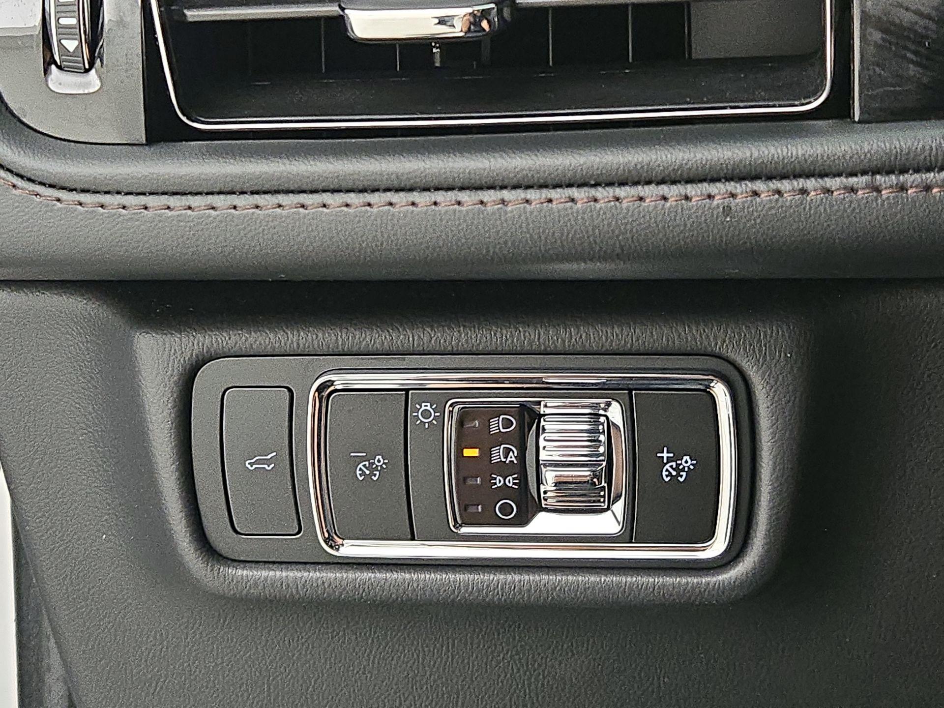Thumbnail: 2024 Lincoln Aviator - 13