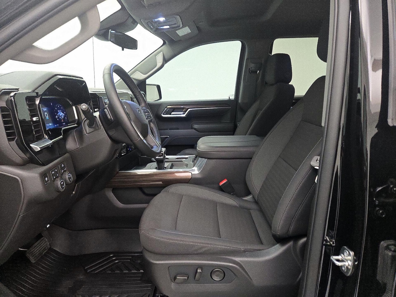 2026 Chevrolet Silverado 1500 LT Trail Boss - Photo 12