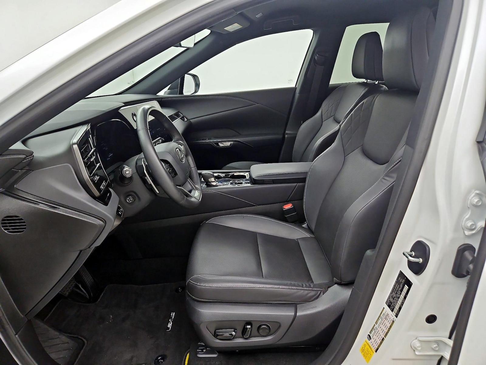 2025 Lexus RX 350 - Photo 12