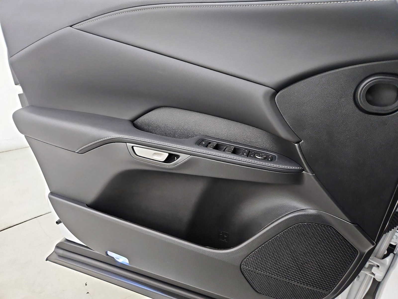 2025 Lexus RX 350 - Photo 13