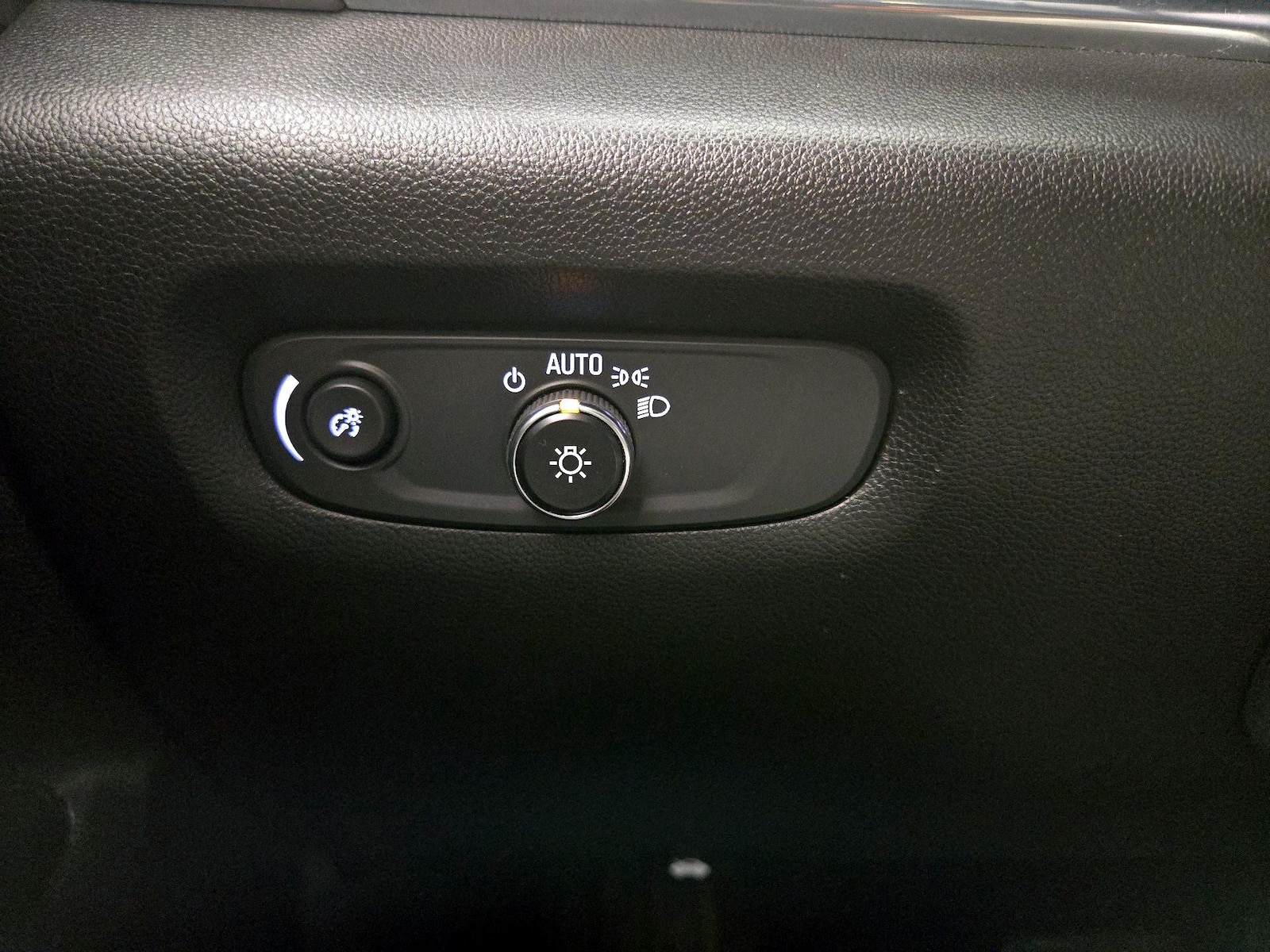 2022 Chevrolet Traverse 1LT - Photo 14