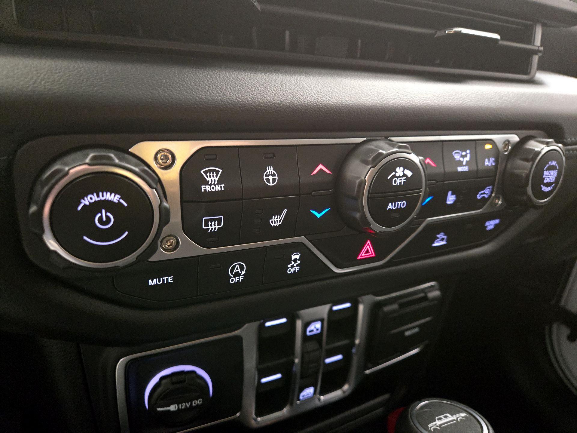 Thumbnail: 2025 Jeep Gladiator - 16