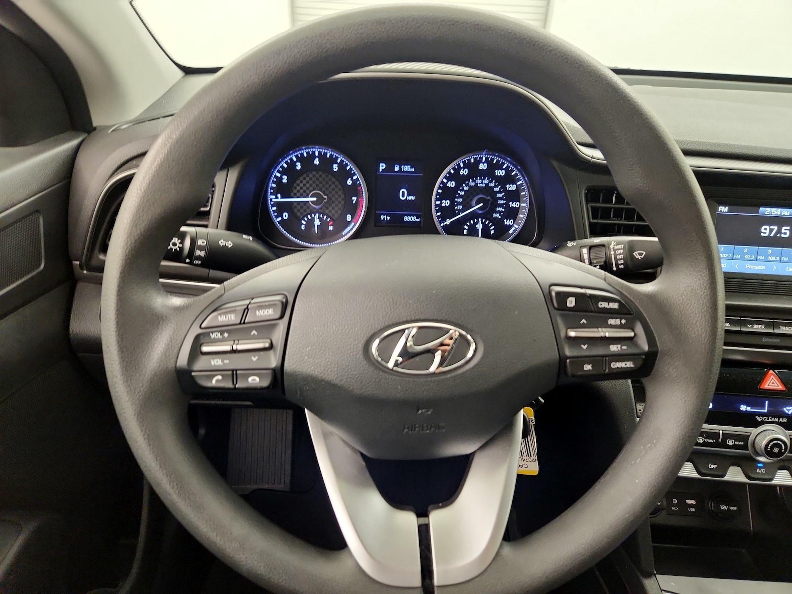 2020 Hyundai Elantra SE - Photo 11