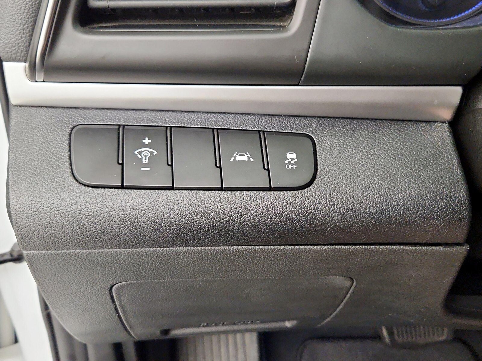 2020 Hyundai Elantra SE - Photo 14