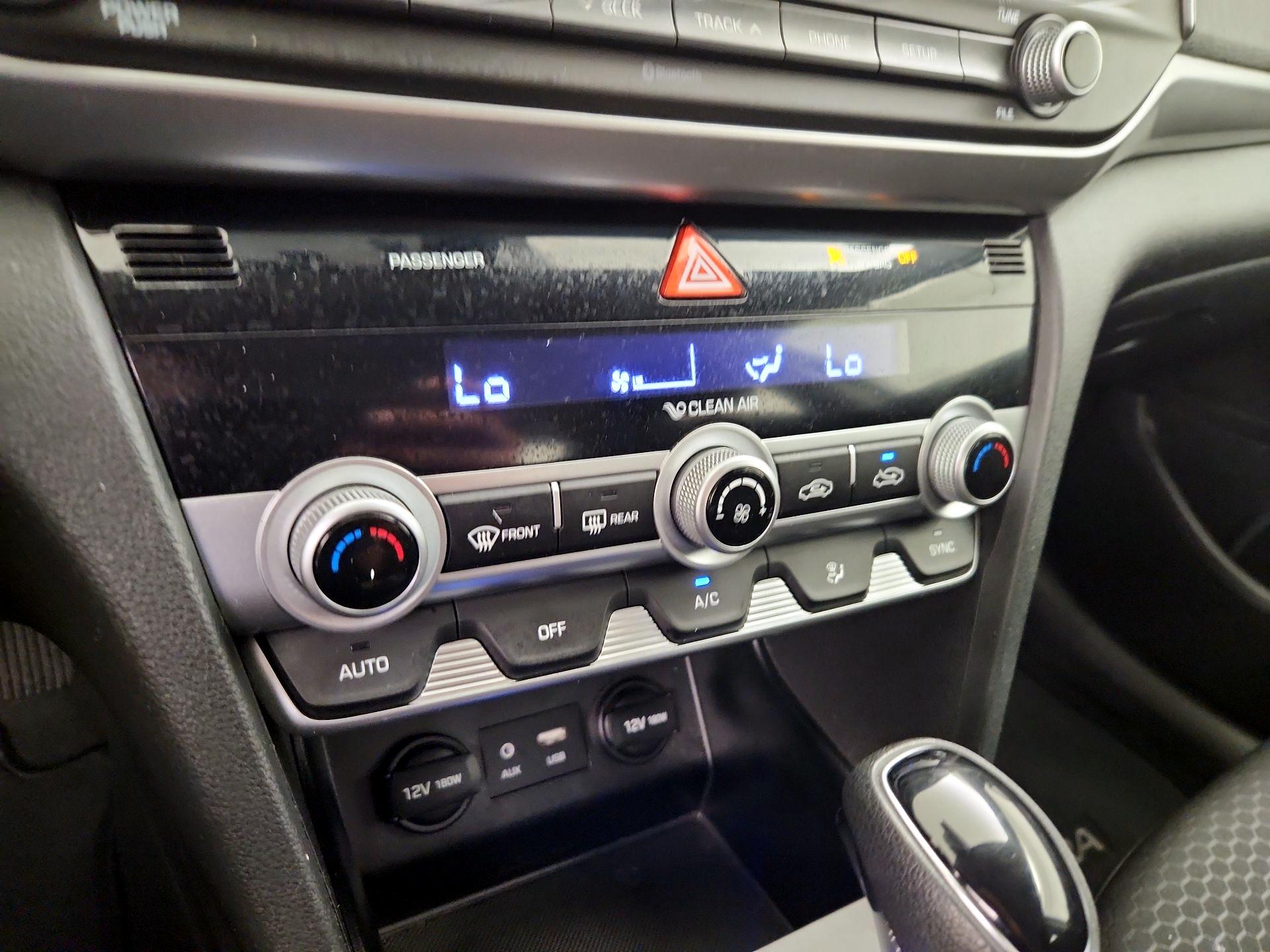 Thumbnail: 2020 Hyundai Elantra - 16