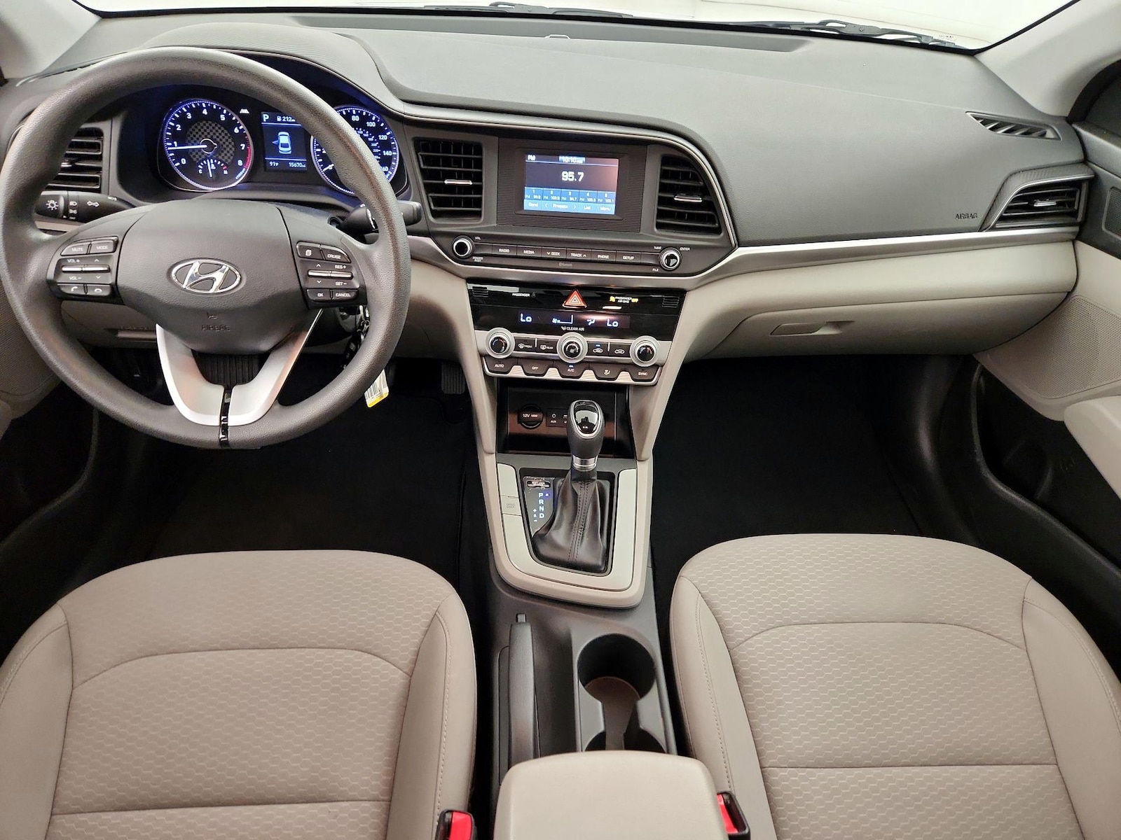 2020 Hyundai Elantra SE - Photo 10