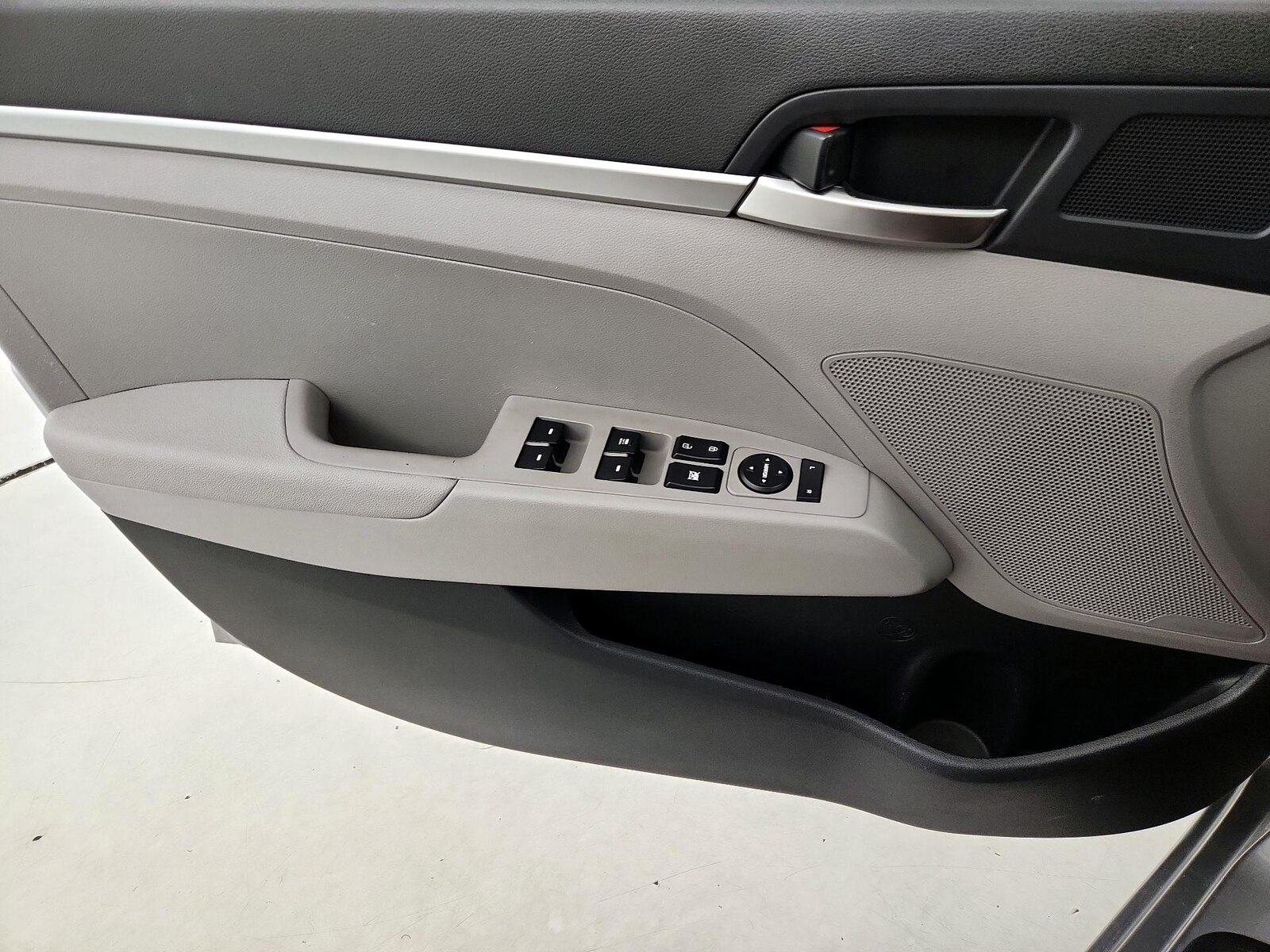 2020 Hyundai Elantra SE - Photo 13
