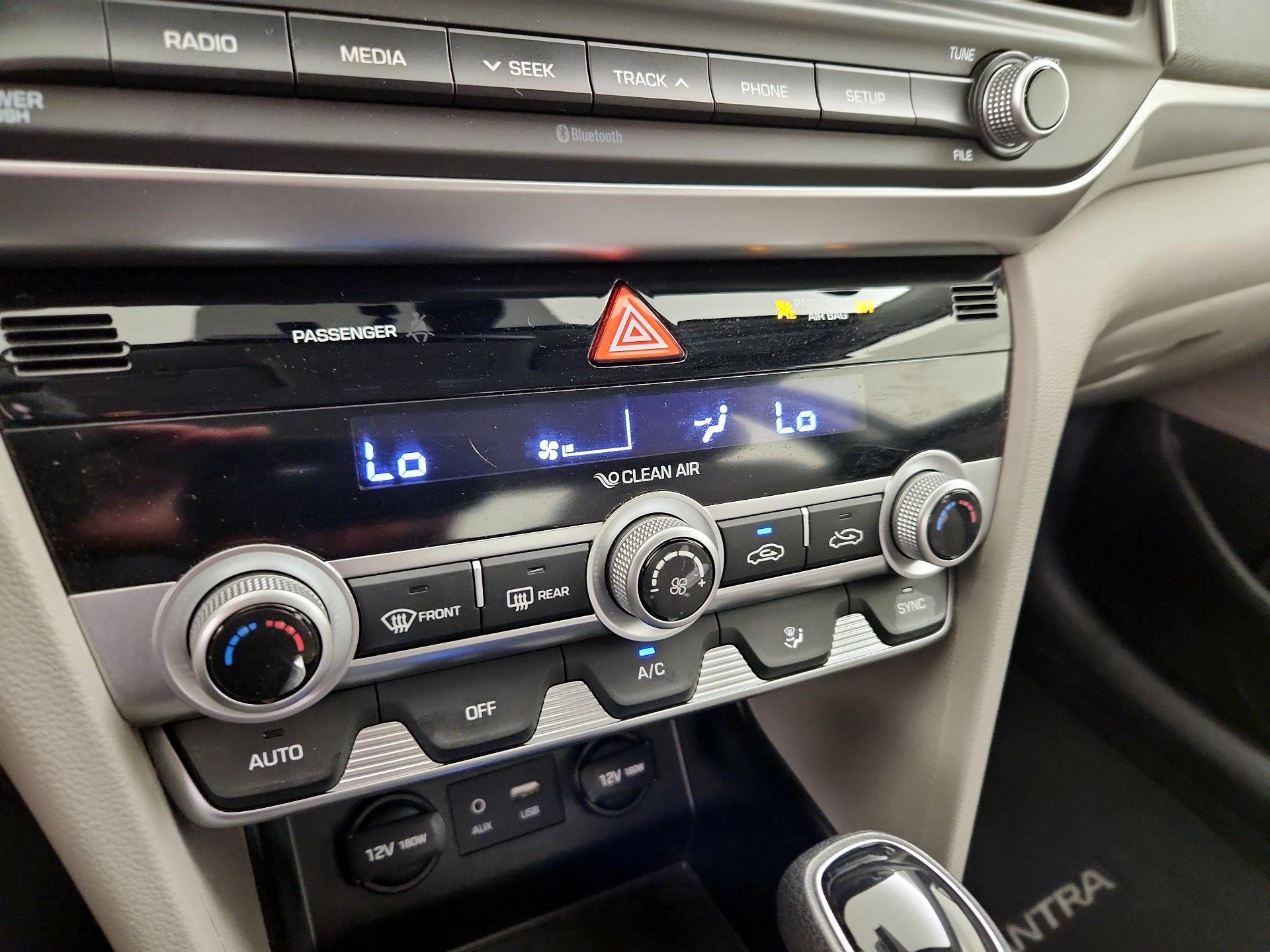 Thumbnail: 2020 Hyundai Elantra - 16