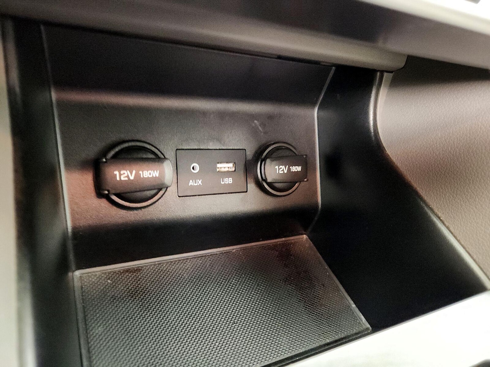 2020 Hyundai Elantra SE - Photo 19