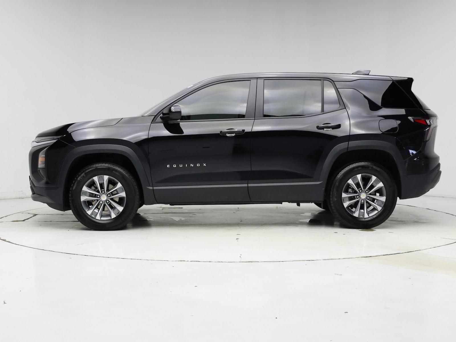 2026 Chevrolet Equinox LT - Photo 4
