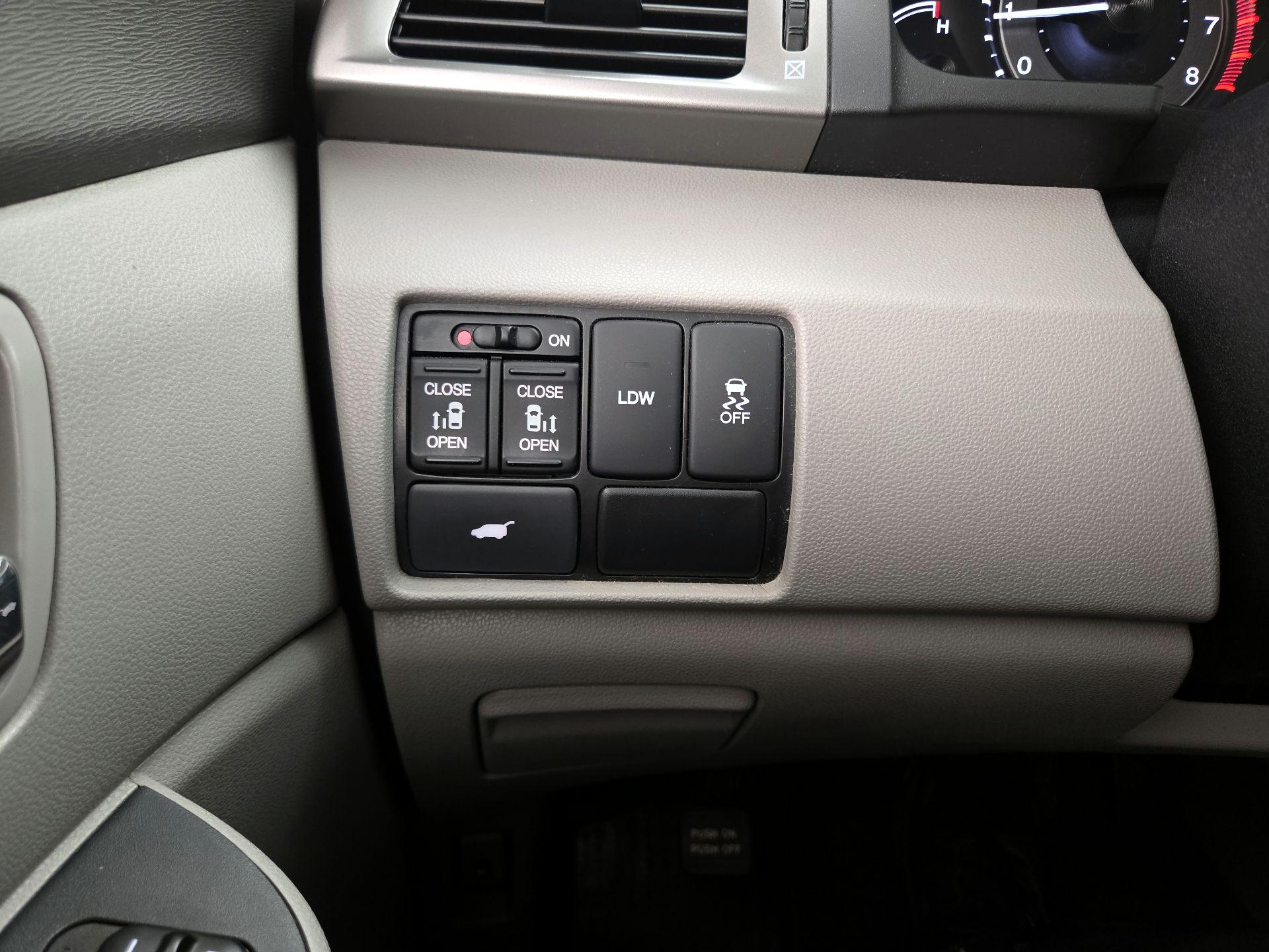 Thumbnail: 2016 Honda Odyssey - 13