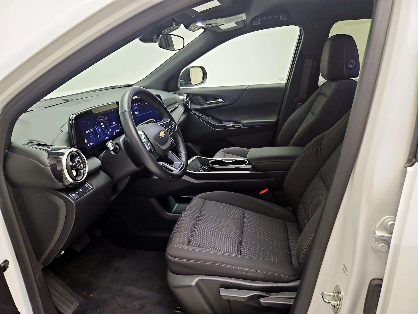 2025 Chevrolet Equinox LT - Photo 12