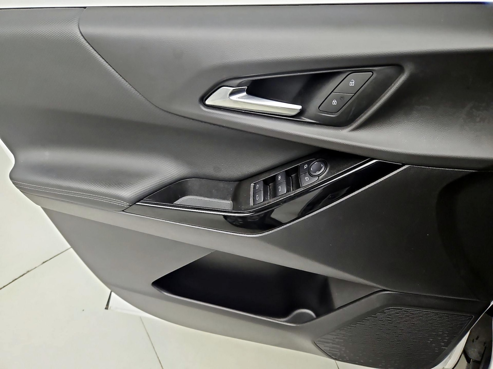 2025 Chevrolet Equinox LT - Photo 13
