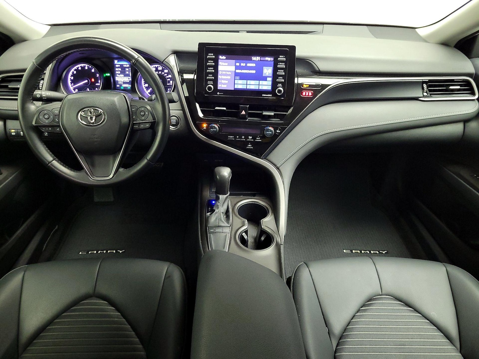 2024 Toyota Camry SE - Photo 10