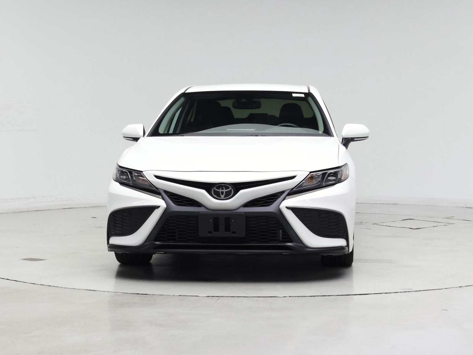 2024 Toyota Camry SE - Photo 6