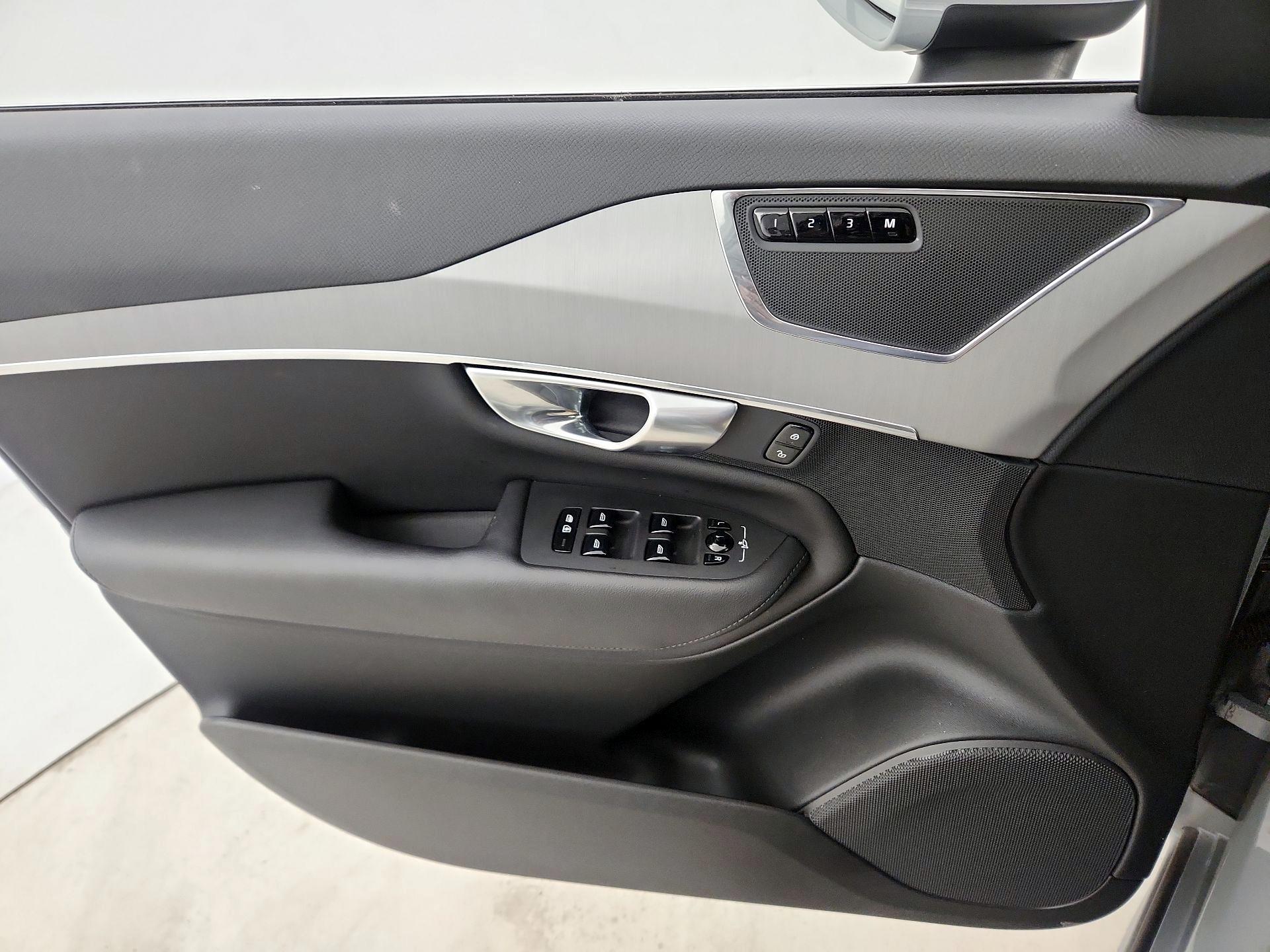 Thumbnail: 2025 Volvo XC90 - 12