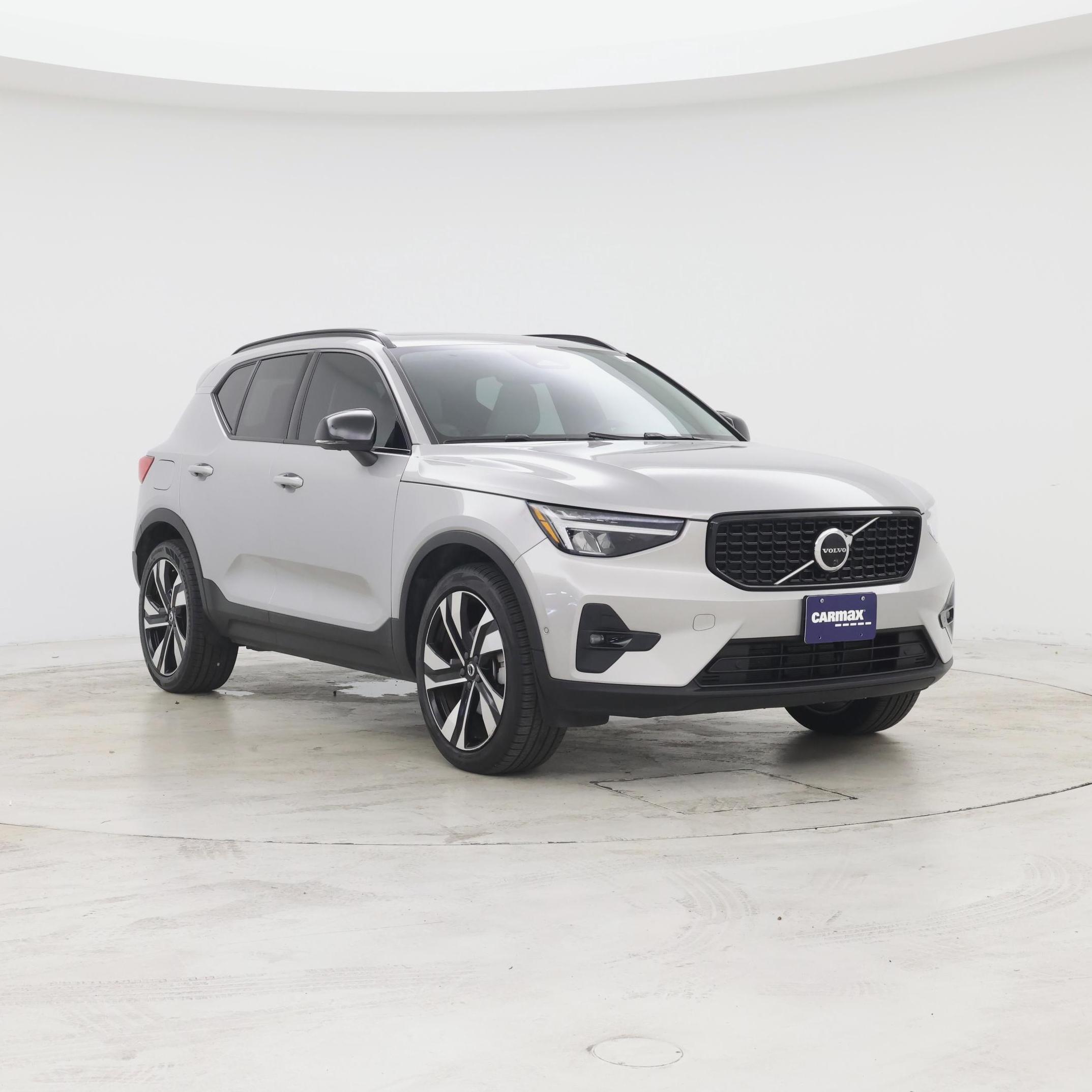 Silver 2023 Volvo XC40 SUV / Crossover All-Wheel Drive Automatic