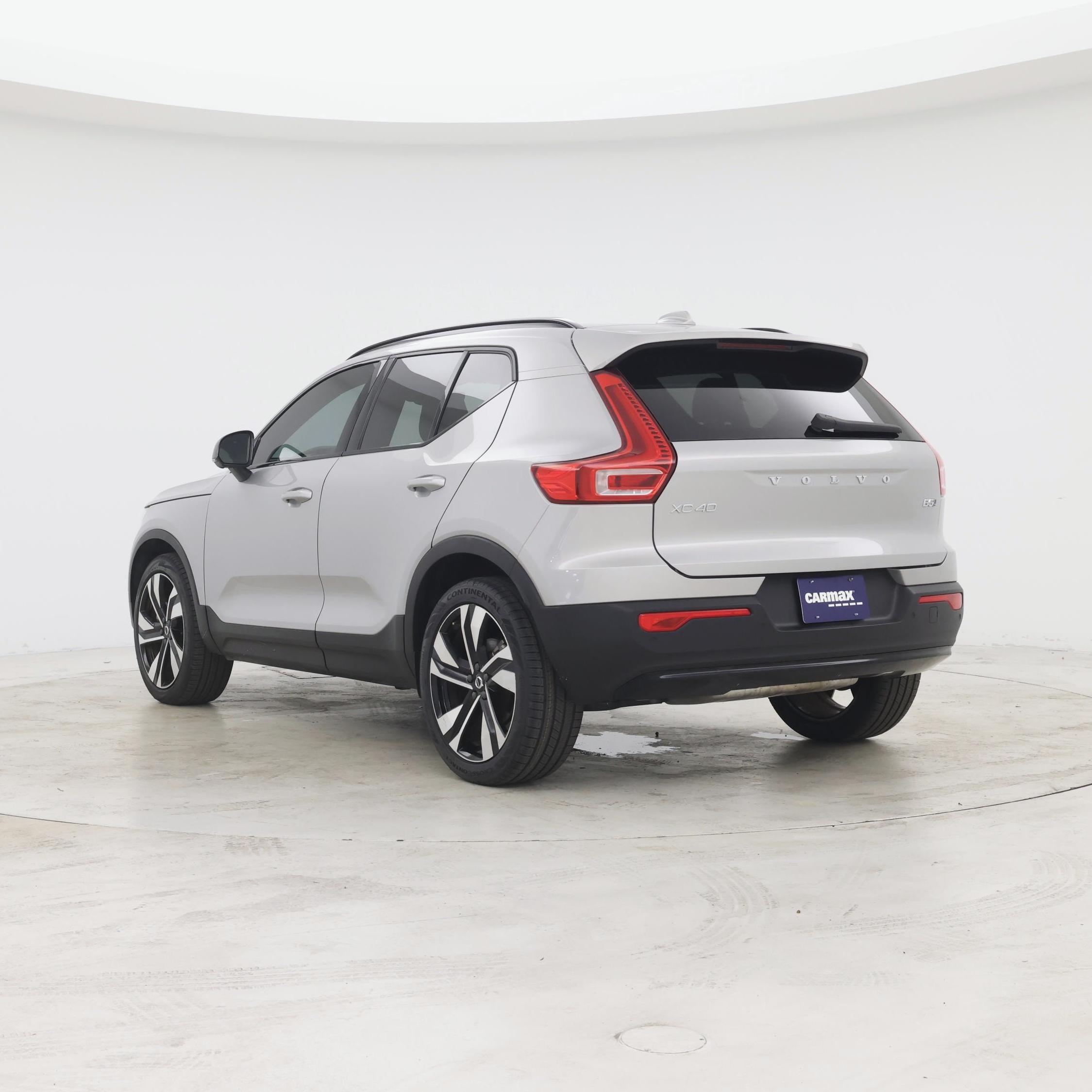 Thumbnail: 2023 Volvo XC40 - 2