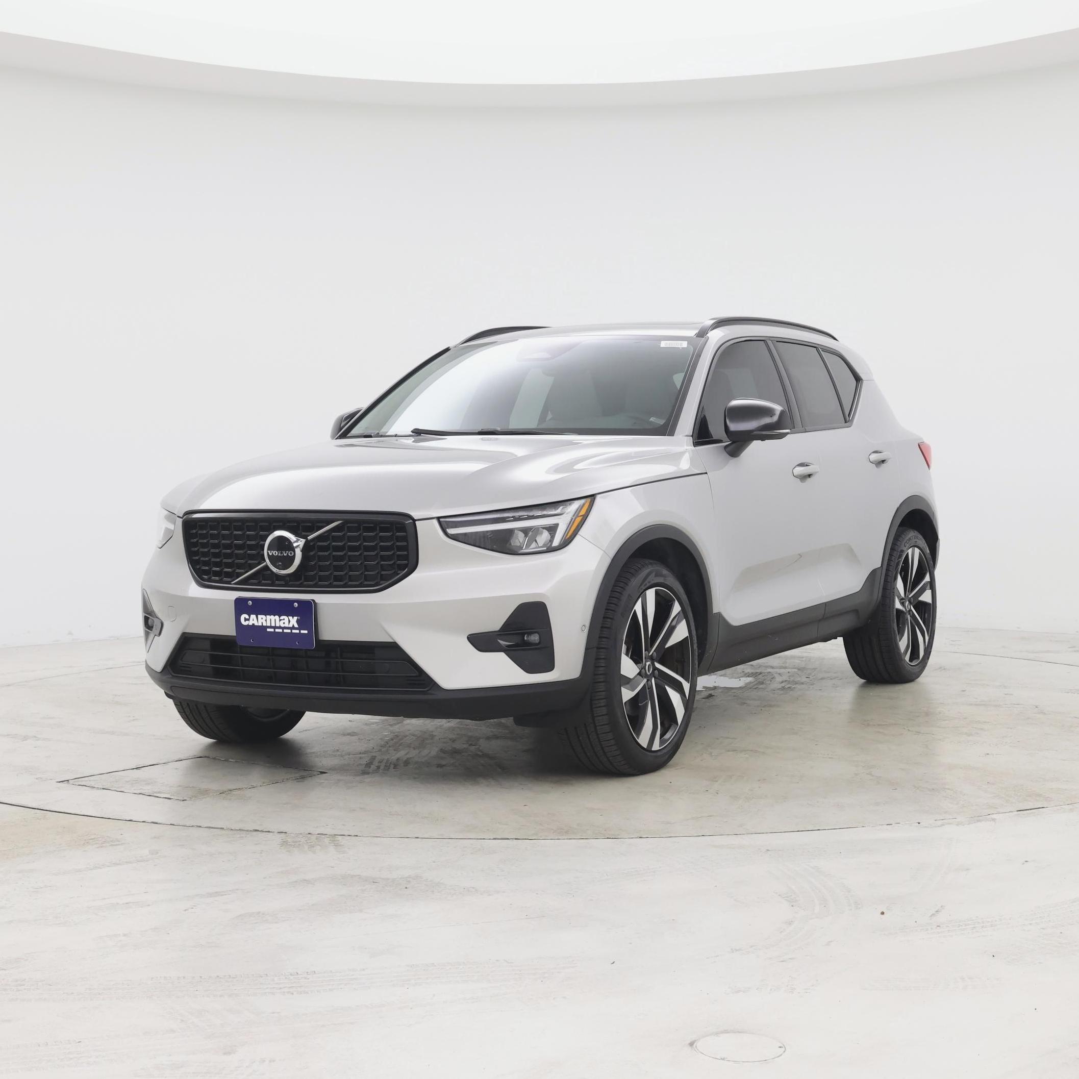 Thumbnail: 2023 Volvo XC40 - 4