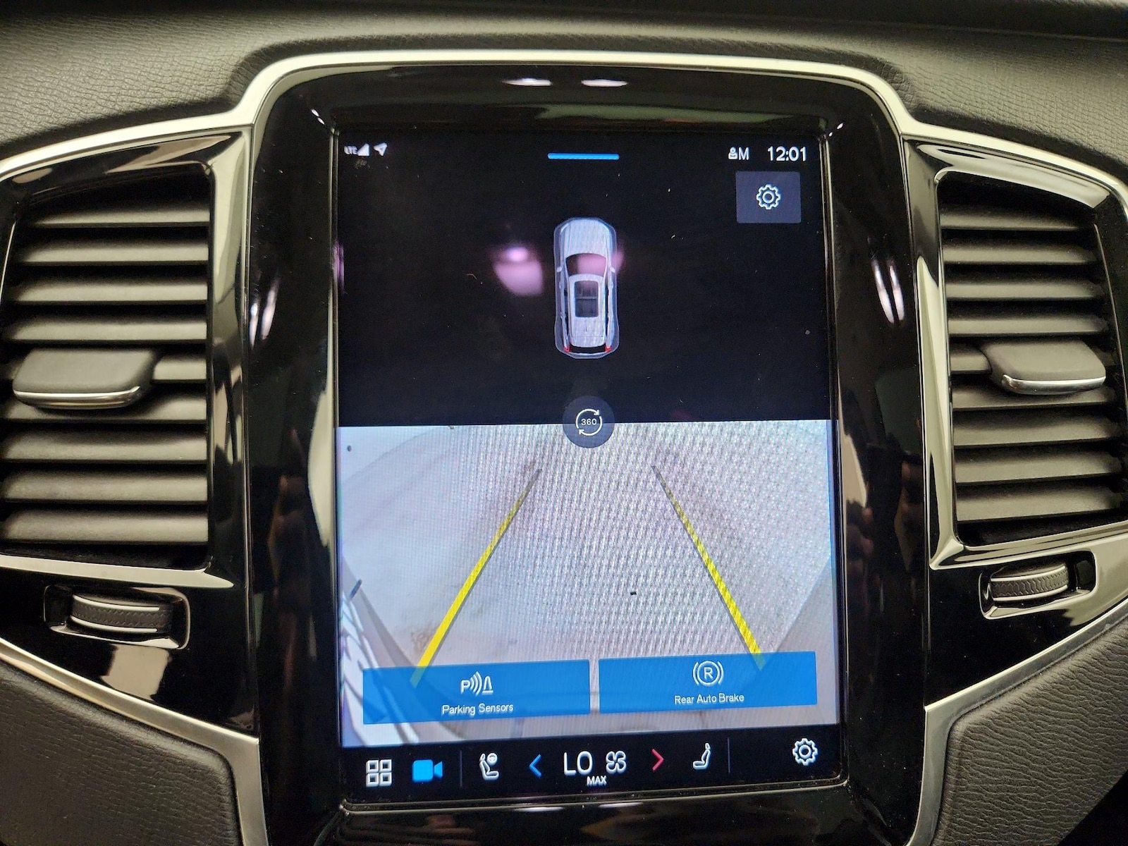 2023 Volvo XC90 Plus - Photo 16