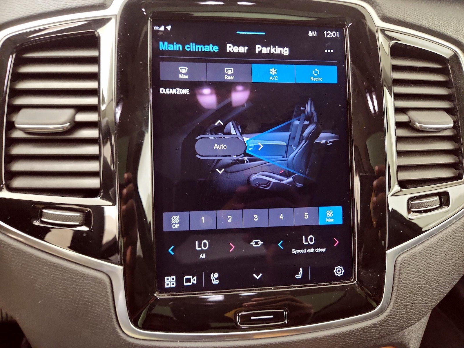 2023 Volvo XC90 Plus - Photo 18
