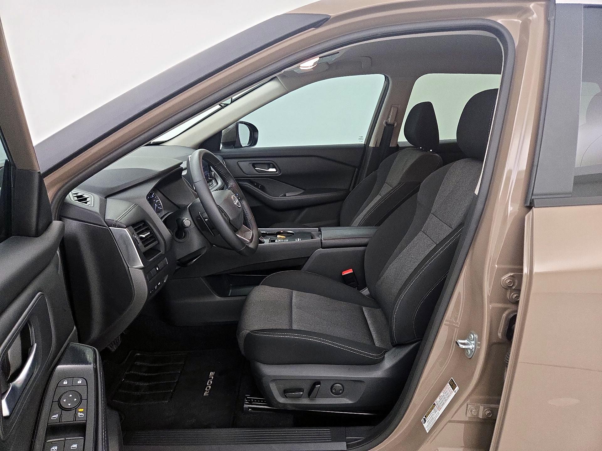 Thumbnail: 2025 Nissan Rogue - 11