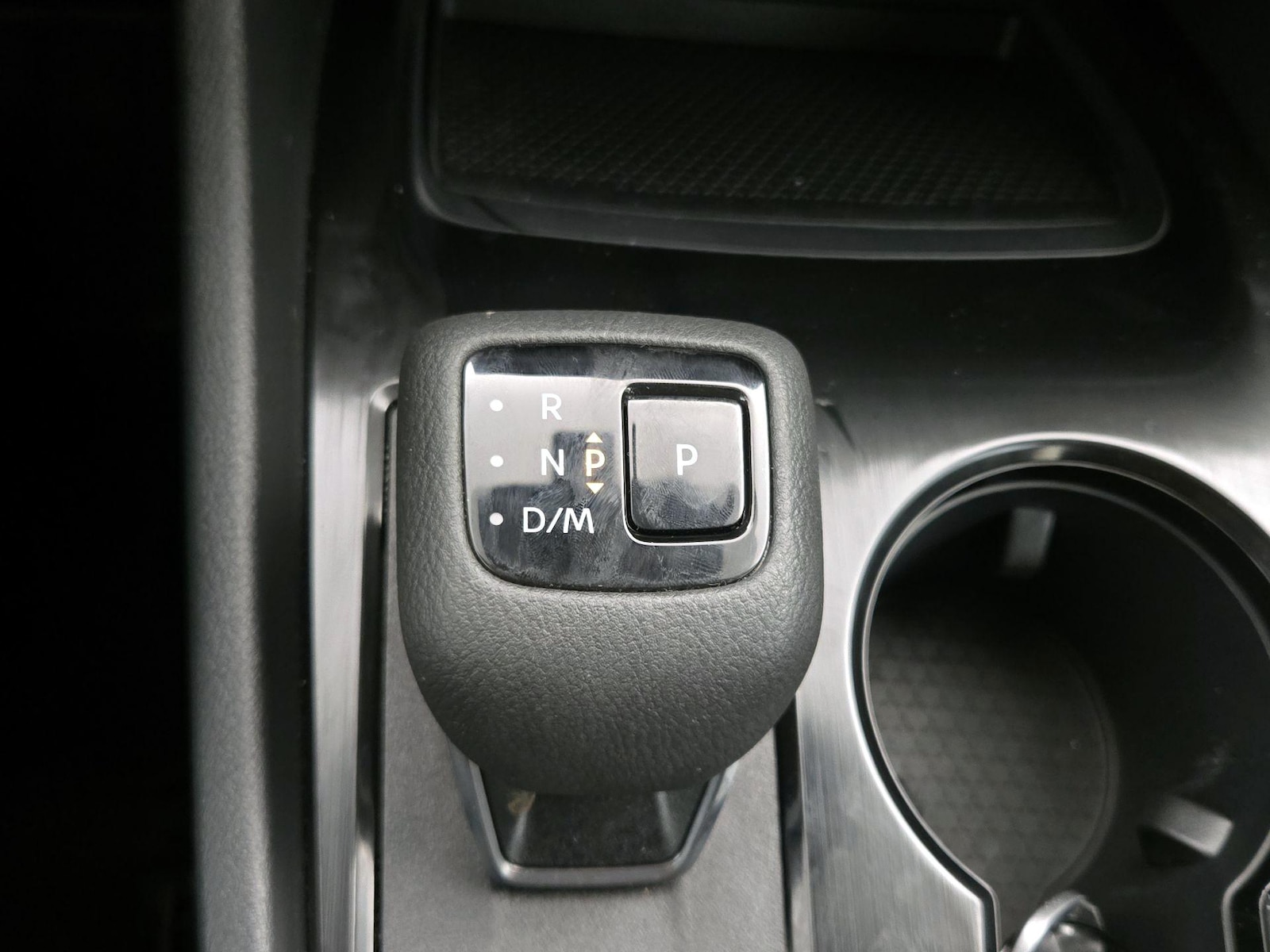 2025 Nissan Rogue SV - Photo 18