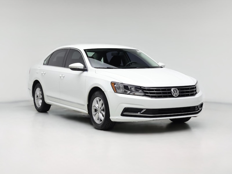 2017 Volkswagen Passat S -
                  Miami, FL